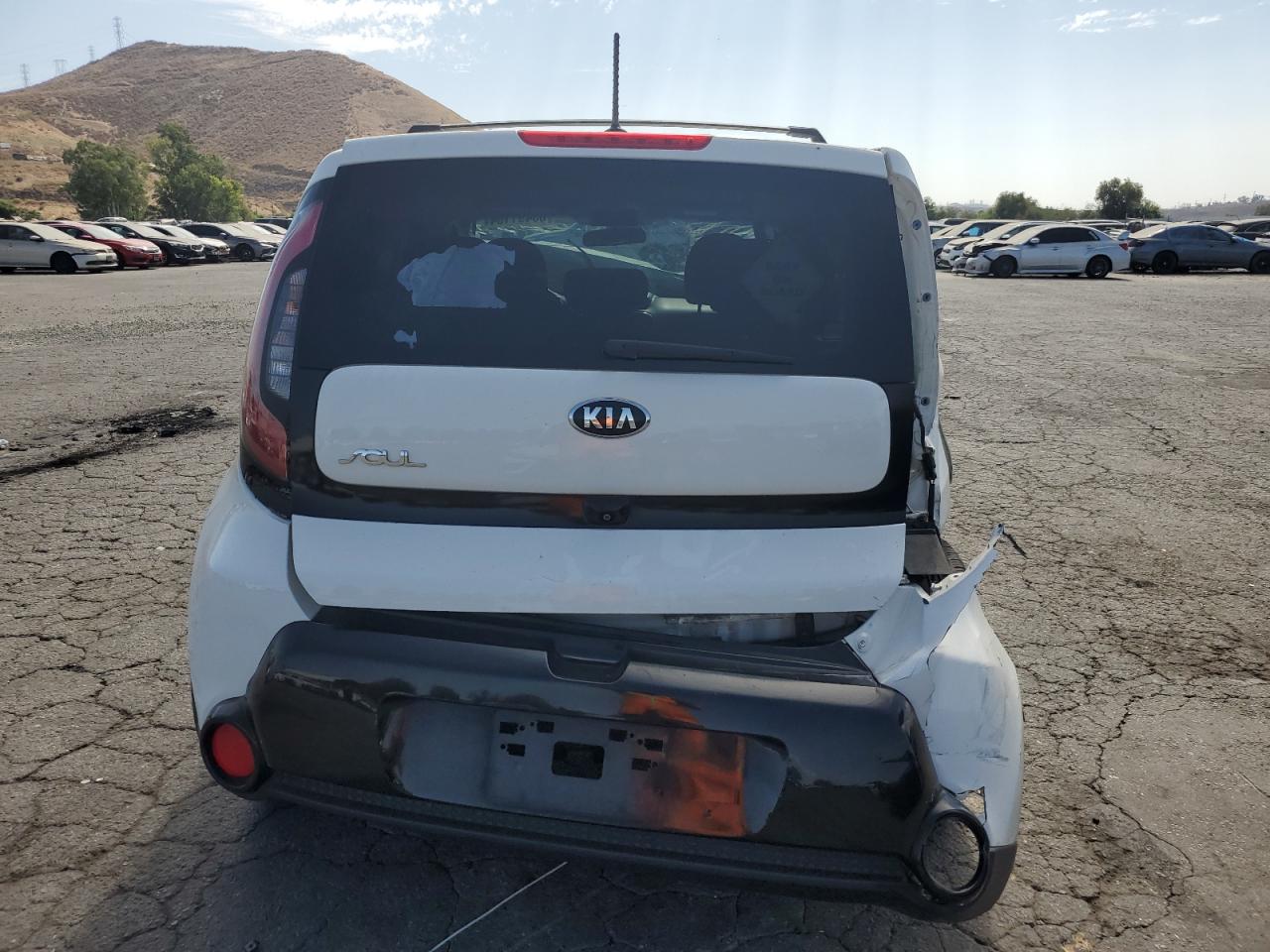 KNDJP3A56G7273165 2016 Kia Soul +