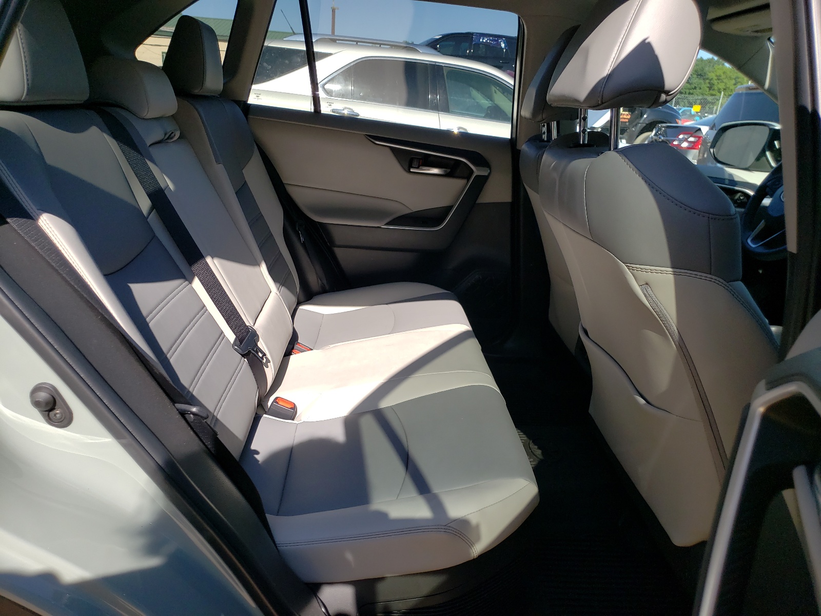 4T3B6RFV6NU102954 2022 Toyota Rav4 Xle Premium