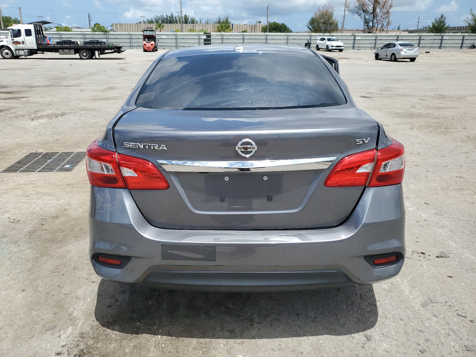 2018 Nissan Sentra S vin: 3N1AB7APXJL622003