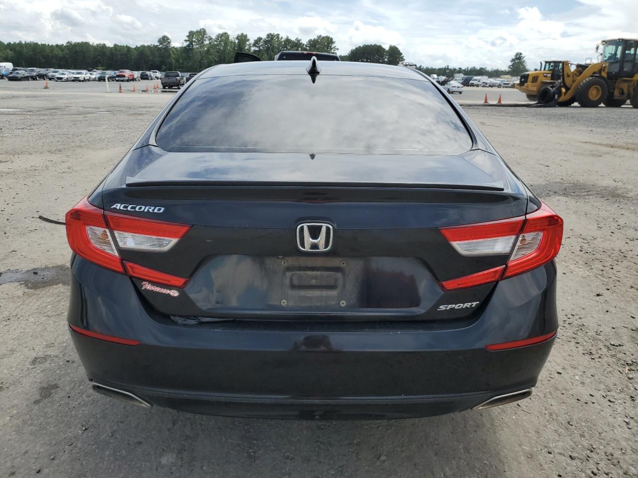 1HGCV1F32JA130526 2018 Honda Accord Sport