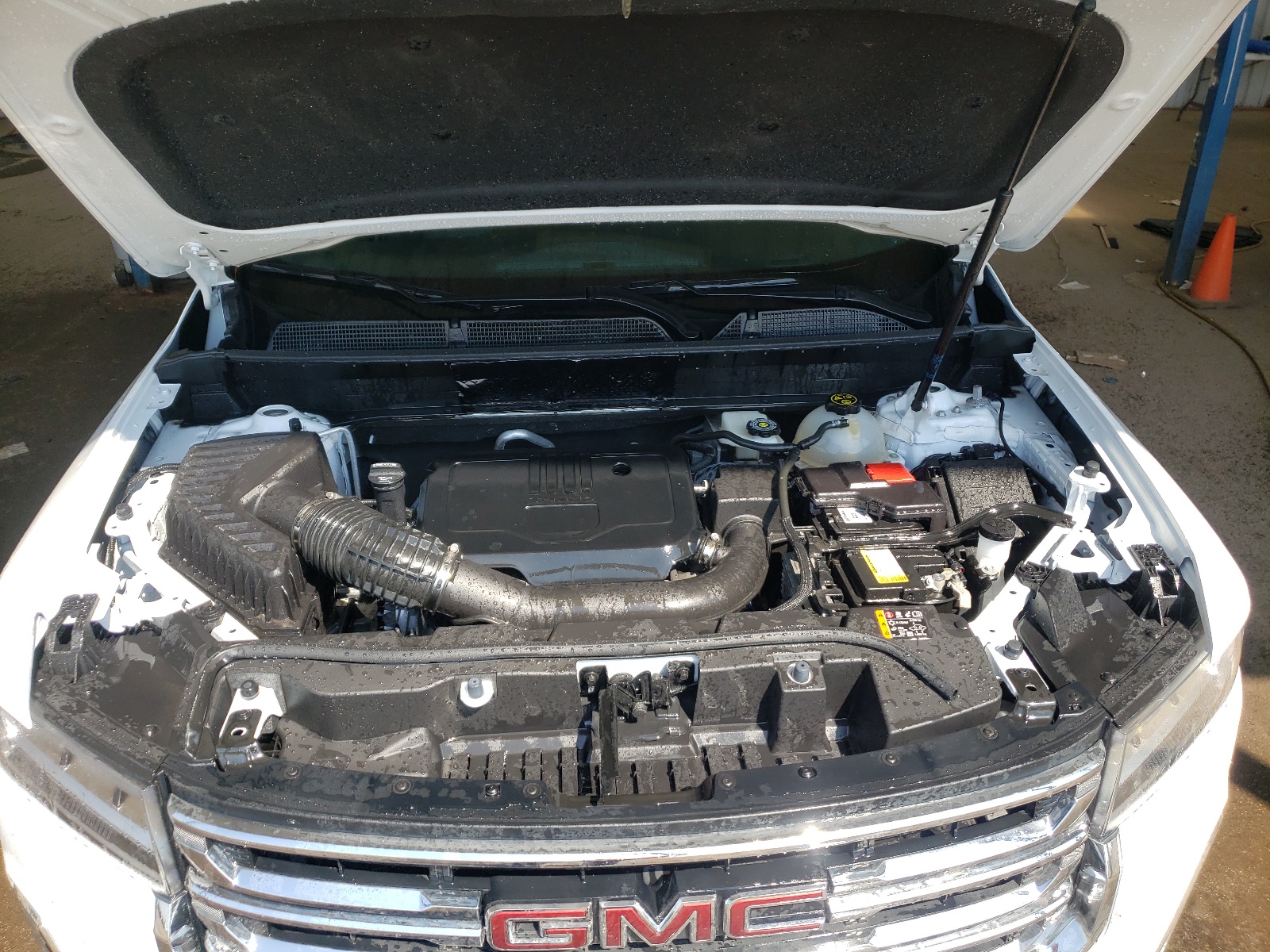 1GKKNML42PZ237521 2023 GMC Acadia Slt