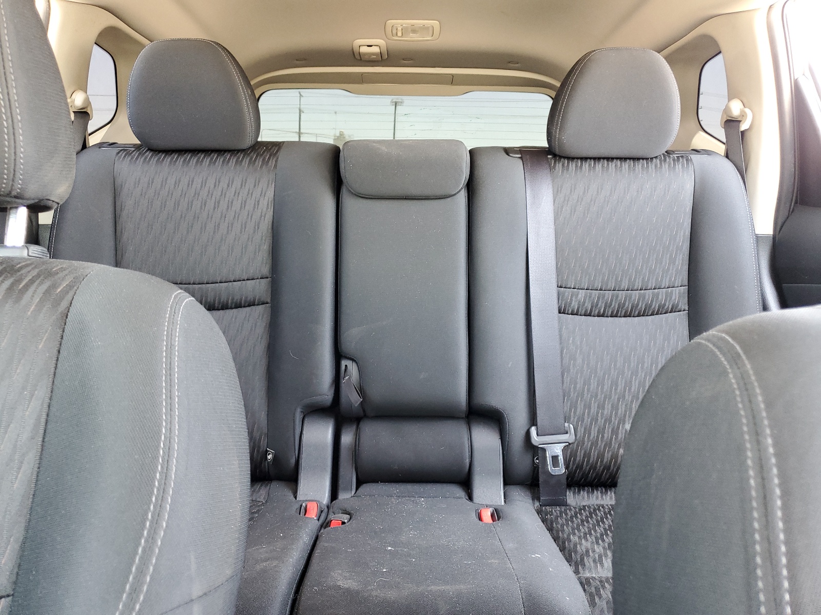 KNMAT2MT8JP618526 2018 Nissan Rogue S