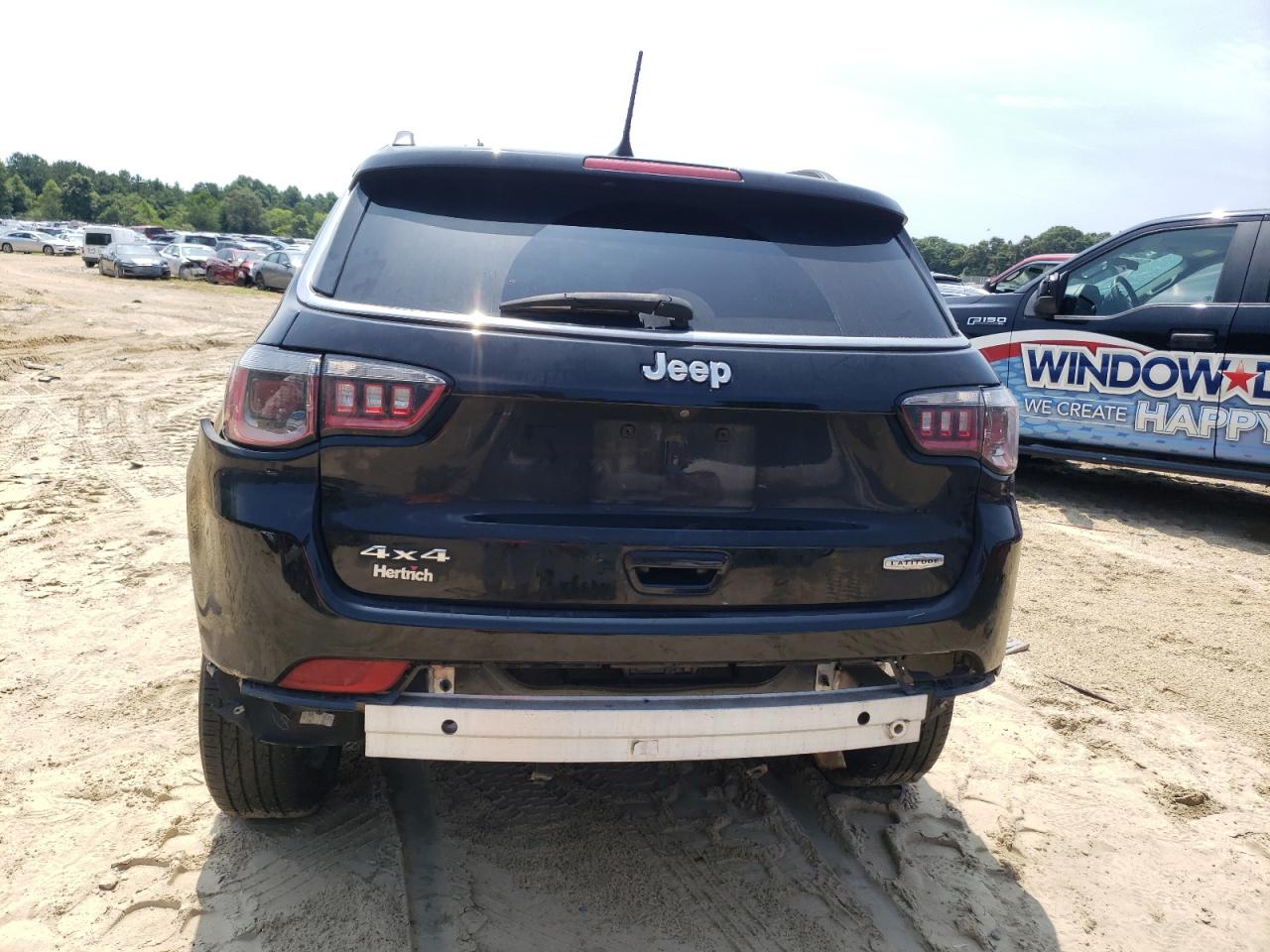 2018 Jeep Compass Latitude VIN: 3C4NJDBB4JT454829 Lot: 63331784