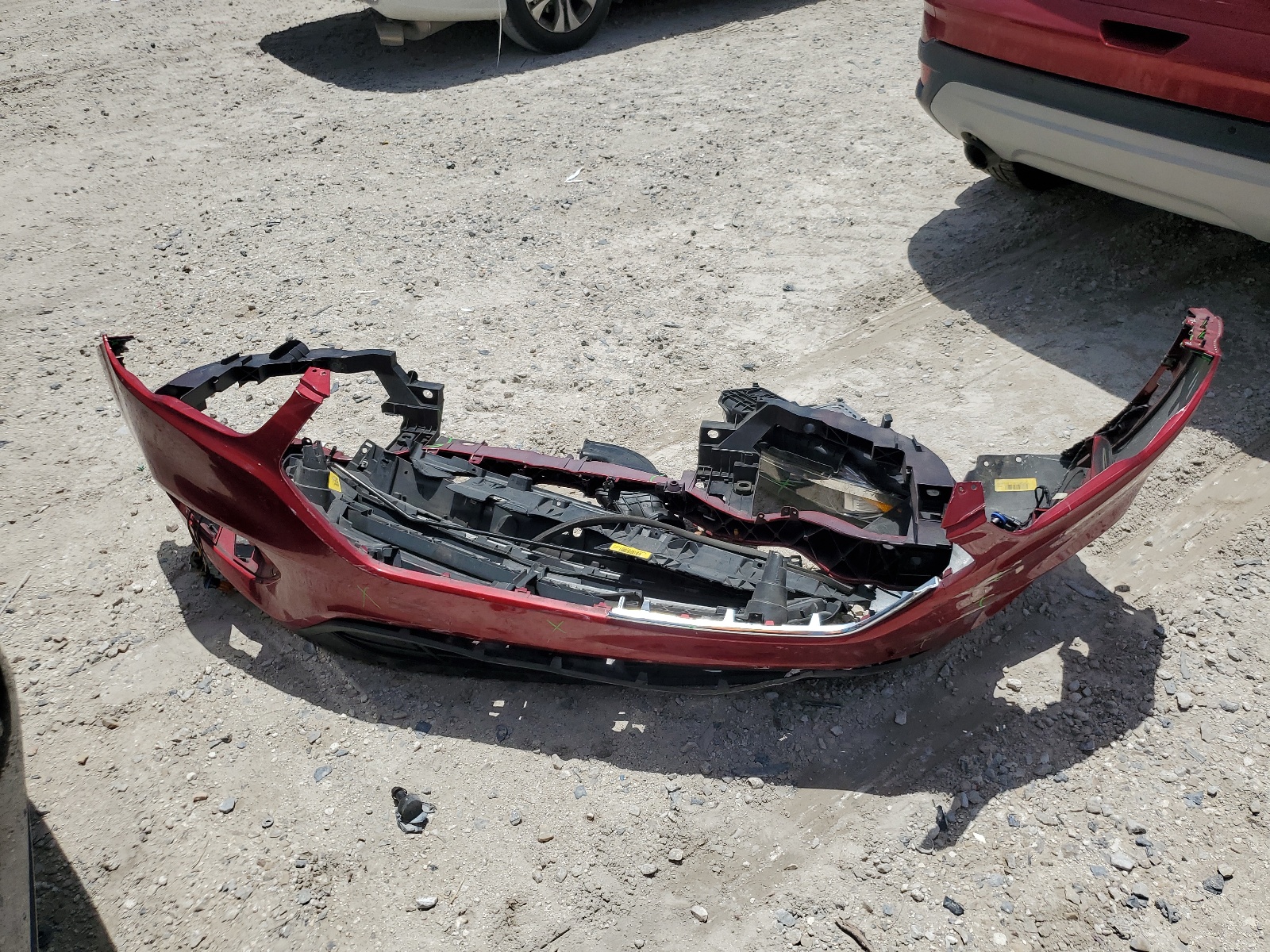 1FMCU0J94JUB05211 2018 Ford Escape Titanium