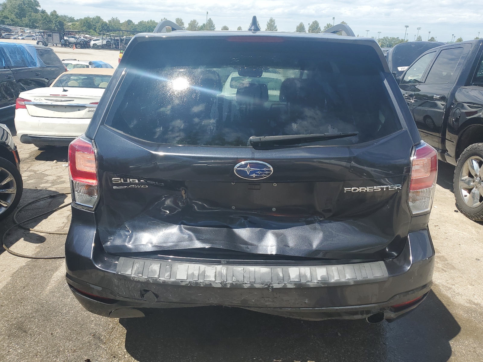 2018 Subaru Forester 2.5I Limited vin: JF2SJAJC8JH400302