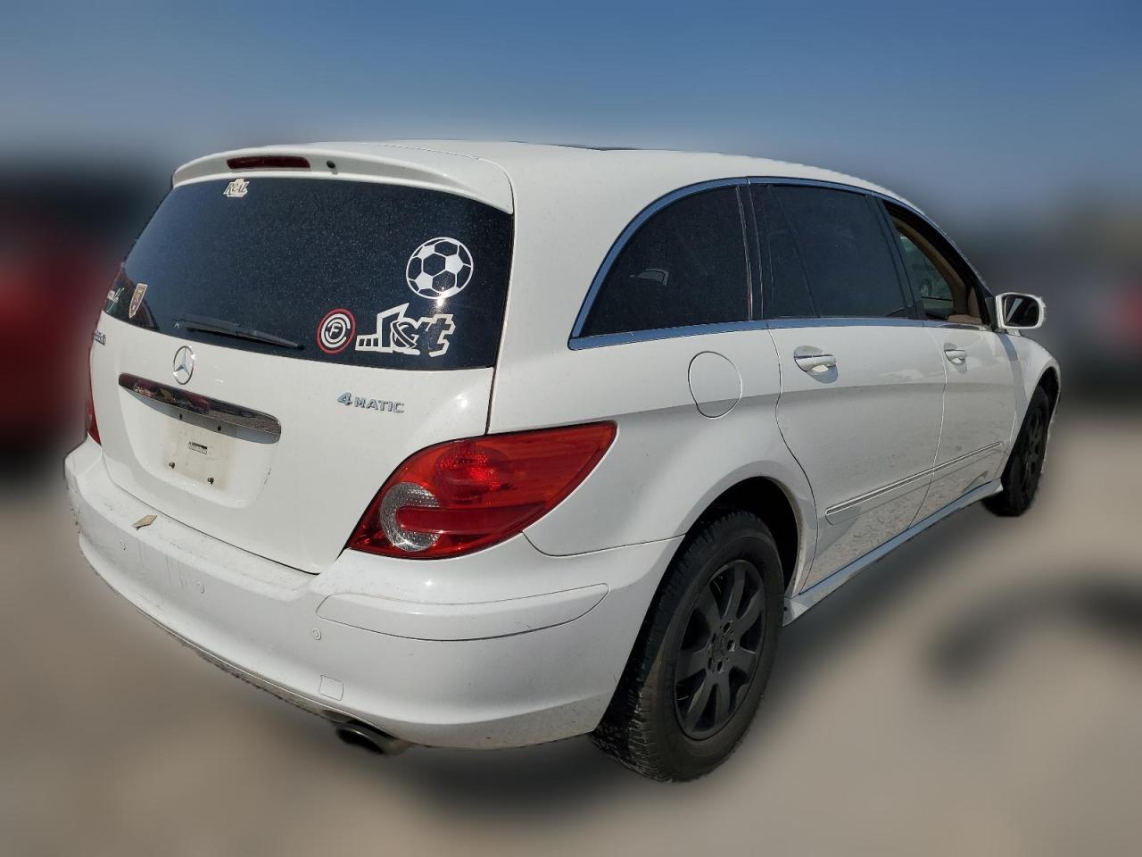 2007 Mercedes-Benz R 350 VIN: 4JGCB65E07A047334 Lot: 64675564