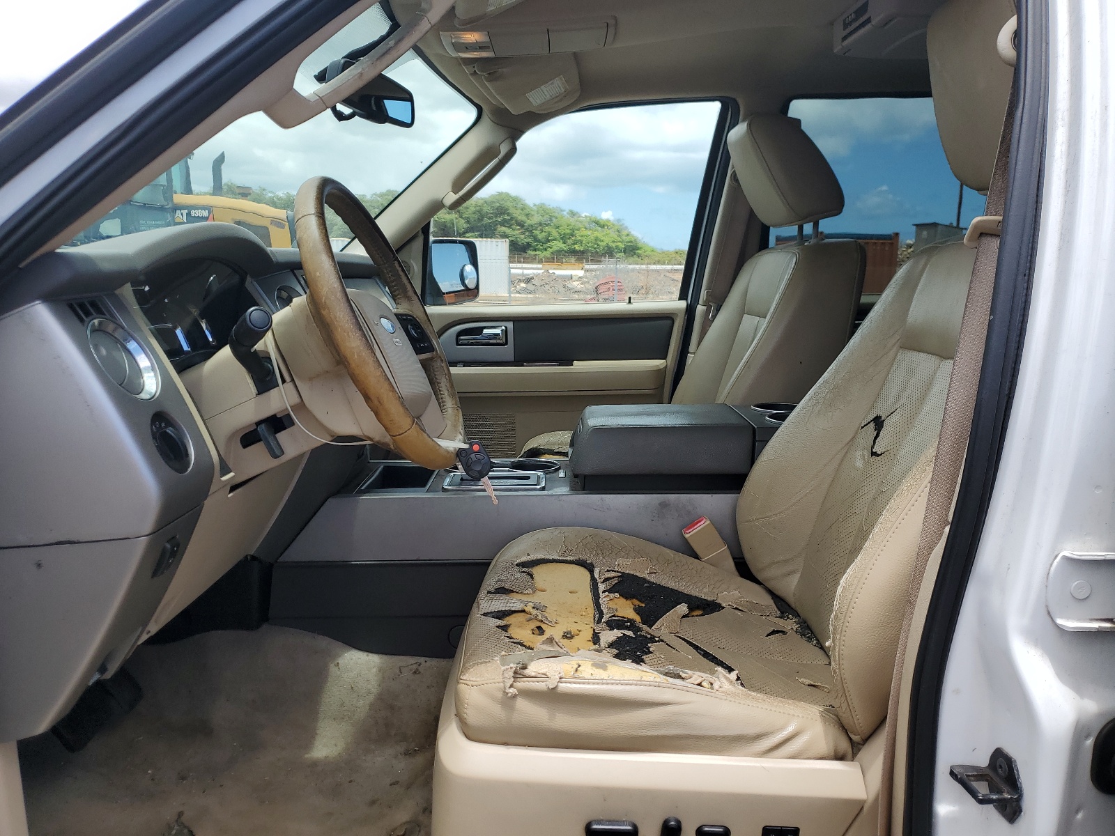 1FMJU1J51BEF02154 2011 Ford Expedition Xlt