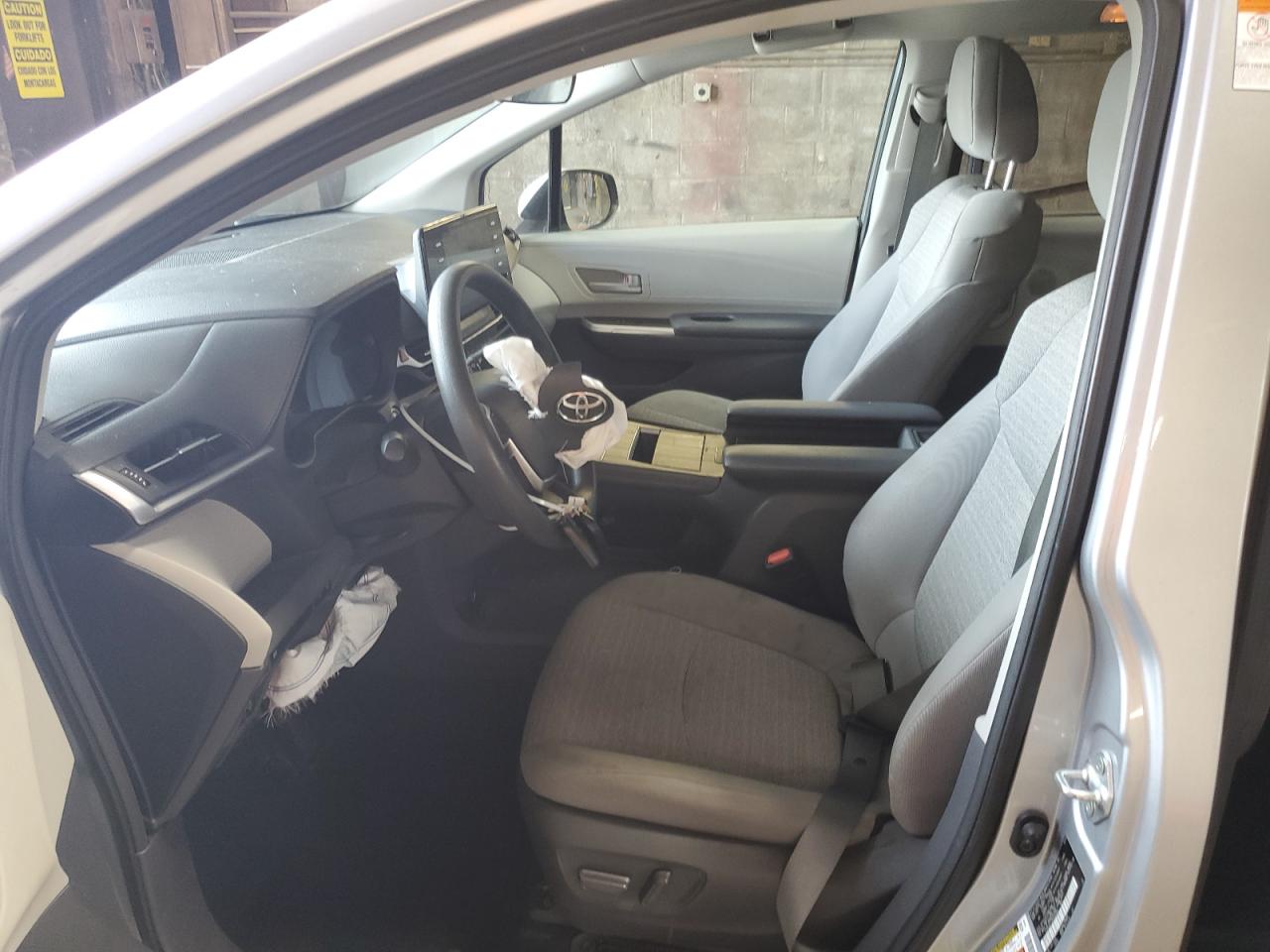 2021 Toyota Sienna Le VIN: 5TDKSKFC1MS005680 Lot: 64104864