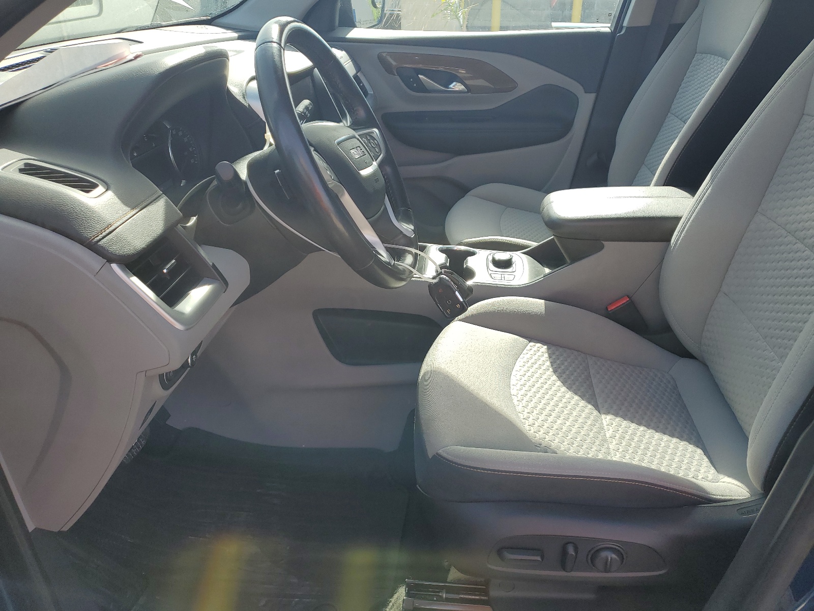3GKALMEV6KL329318 2019 GMC Terrain Sle