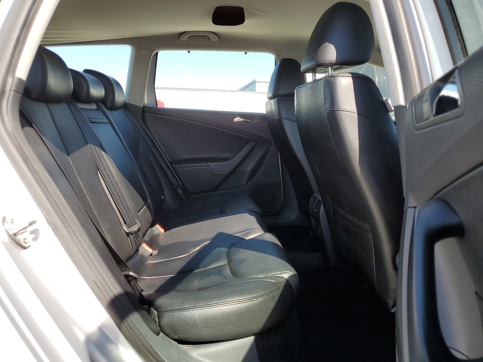 WVWXK73C28E225493 2008 Volkswagen Passat Wagon Turbo