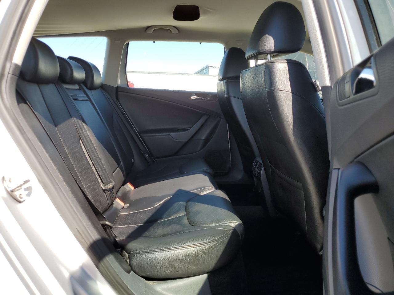 2008 Volkswagen Passat Wagon Turbo VIN: WVWXK73C28E225493 Lot: 62893664