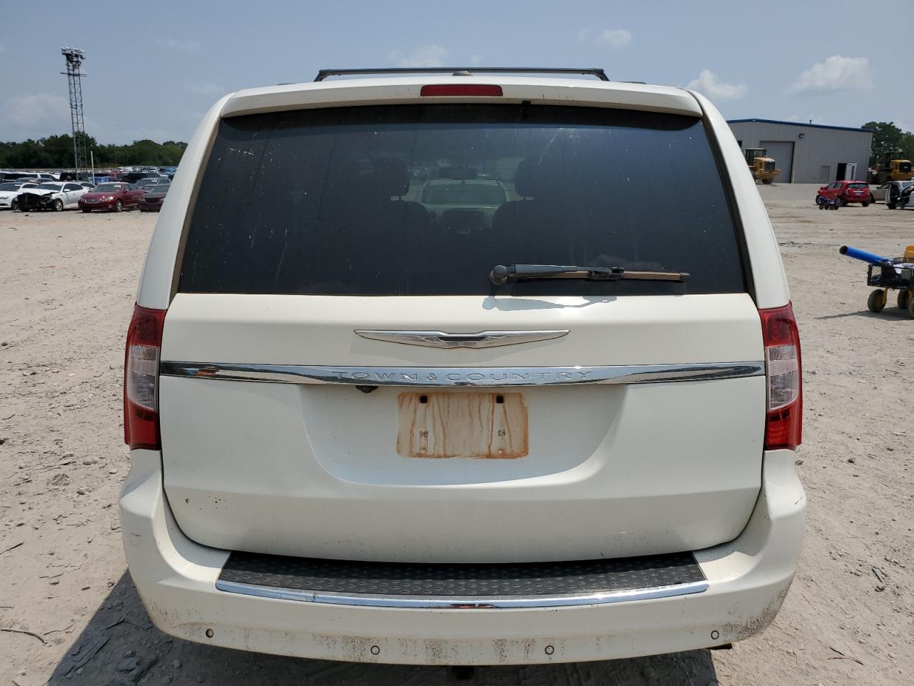 2011 Chrysler Town & Country Touring L VIN: 2A4RR8DG6BR747298 Lot: 64588284