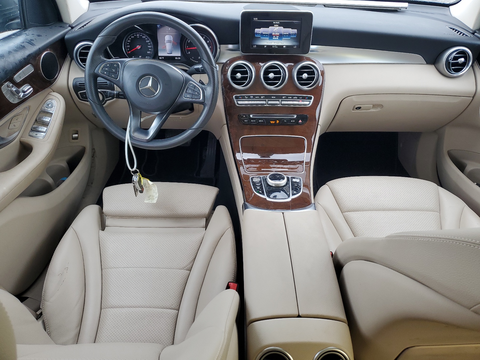 WDC0G4JBXJV023822 2018 Mercedes-Benz Glc 300