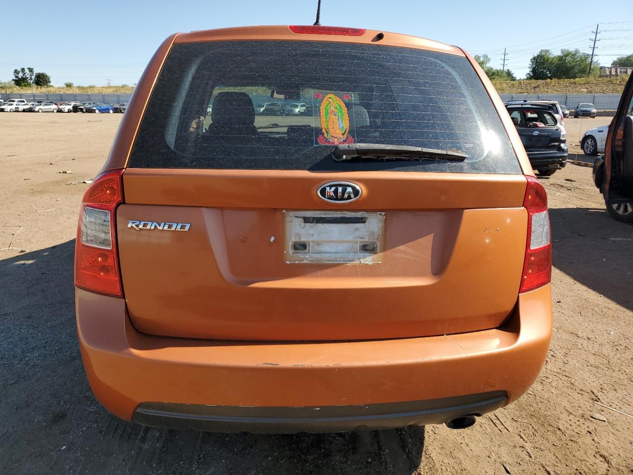 2007 Kia Rondo Base VIN: KNAFG525577069891 Lot: 62408374