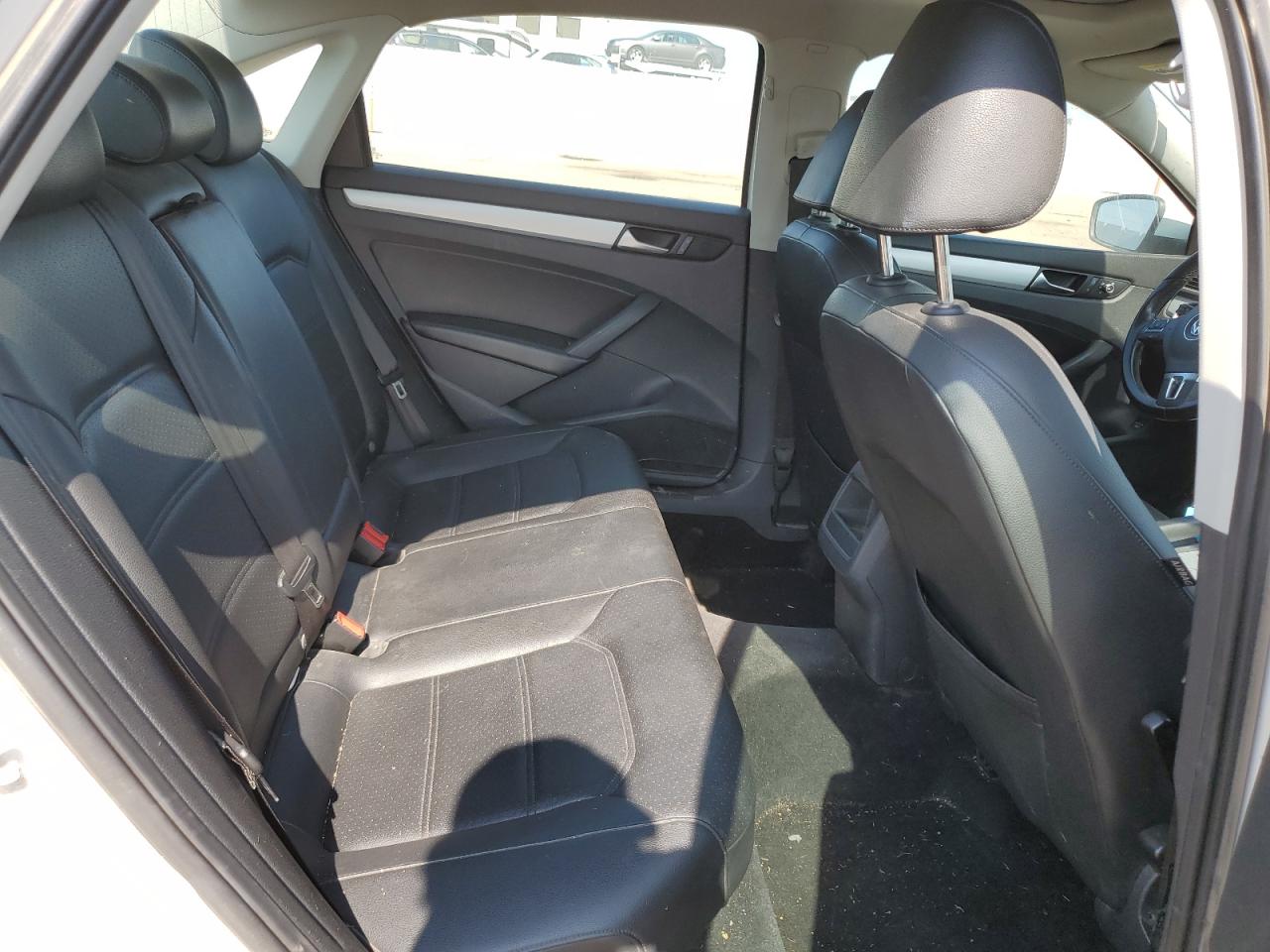 2012 Volkswagen Passat Se VIN: 1VWBP7A31CC077093 Lot: 64815444