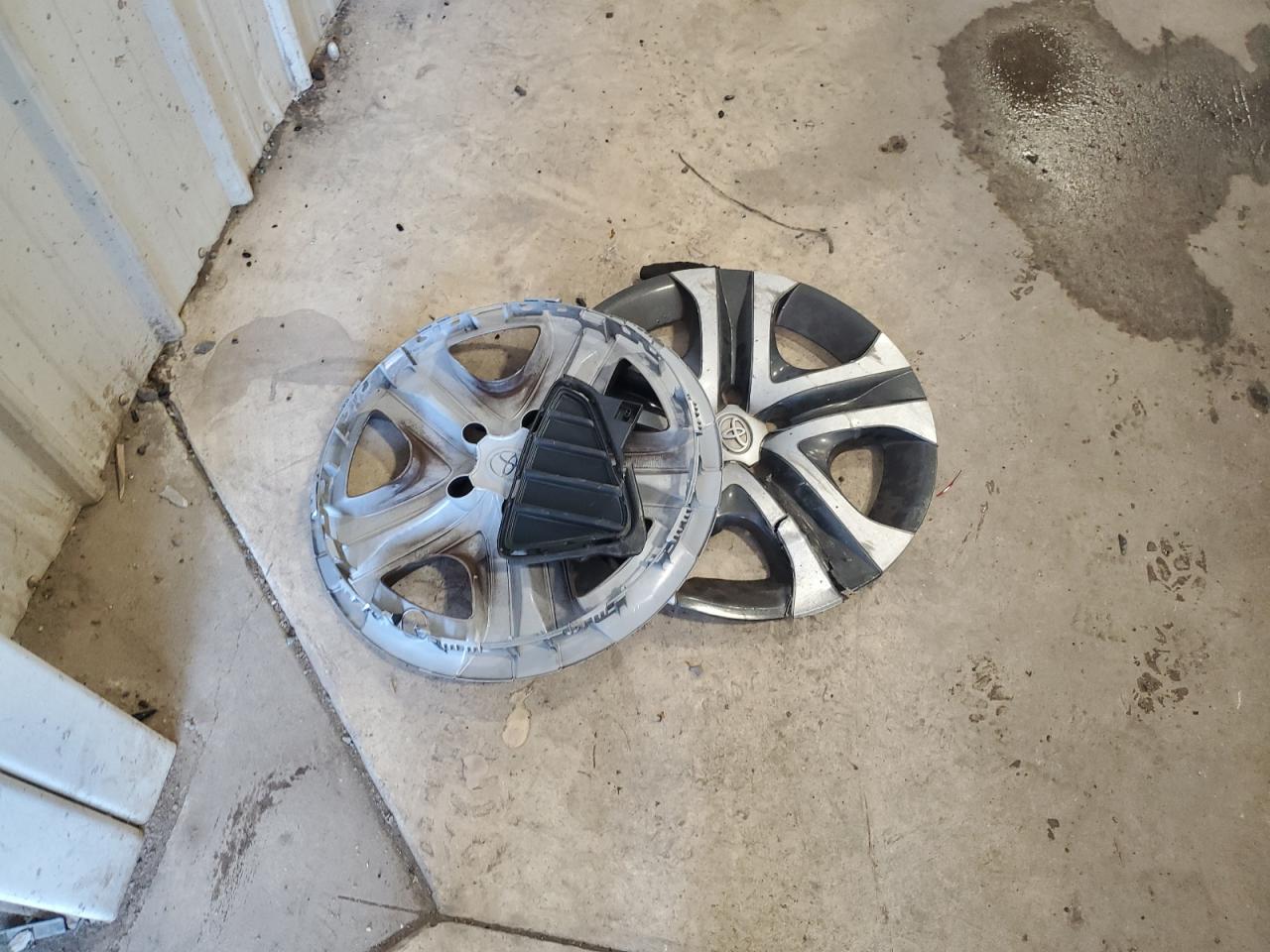 2017 Toyota Rav4 Le VIN: 2T3BFREV1HW582522 Lot: 63788314