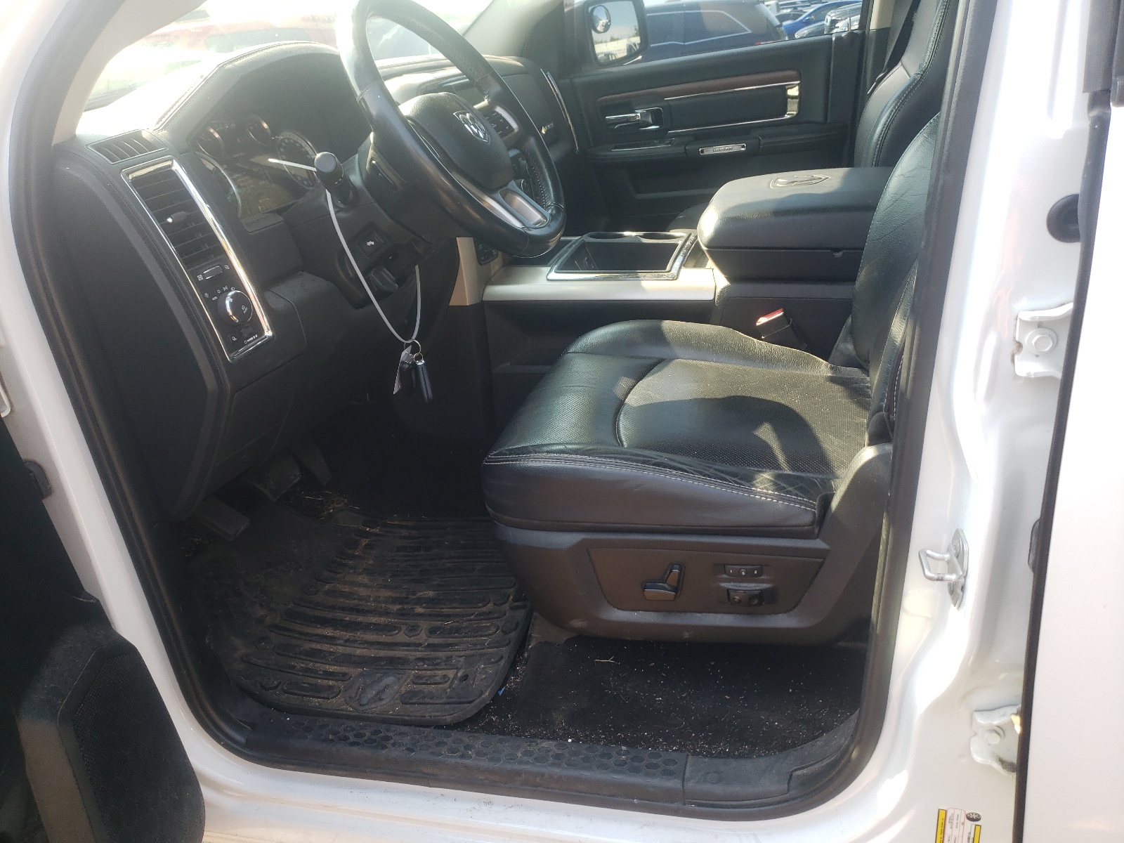 1C6RR7NM2FS588103 2015 Ram 1500 Laramie