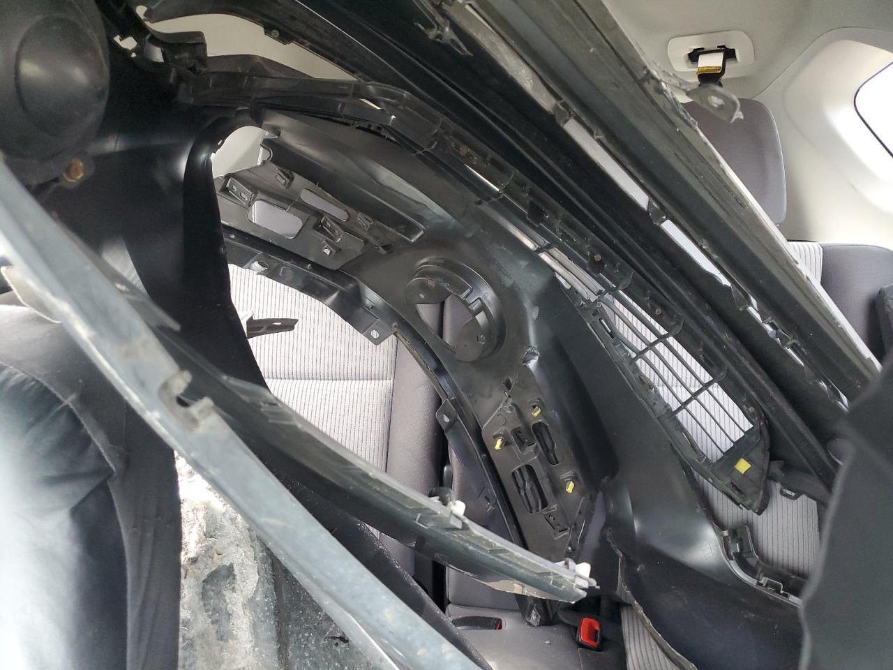 2015 Toyota RAV 4 - Image 10