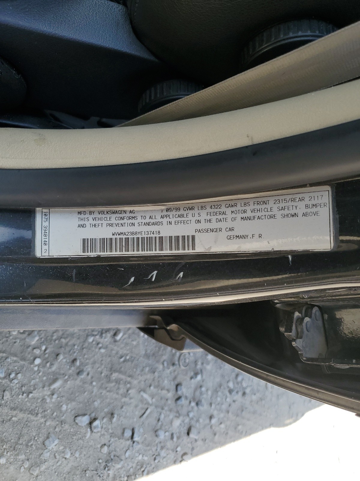 WVWMA23B8YE137418 2000 Volkswagen Passat Gls