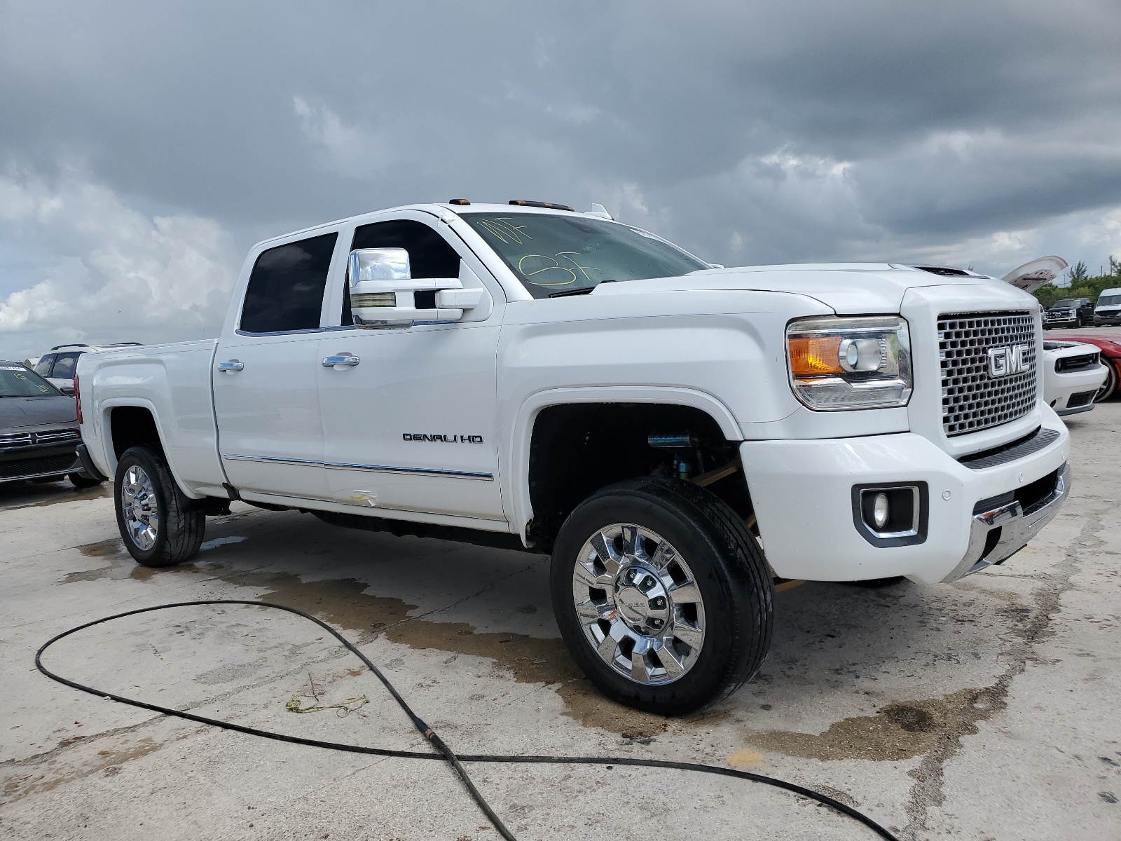 2016 GMC Sierra K2500 Denali vin: 1GT12UE80GF117430