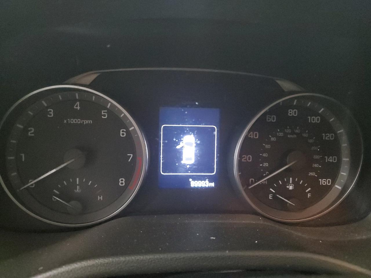 2018 Hyundai Elantra - Image 9