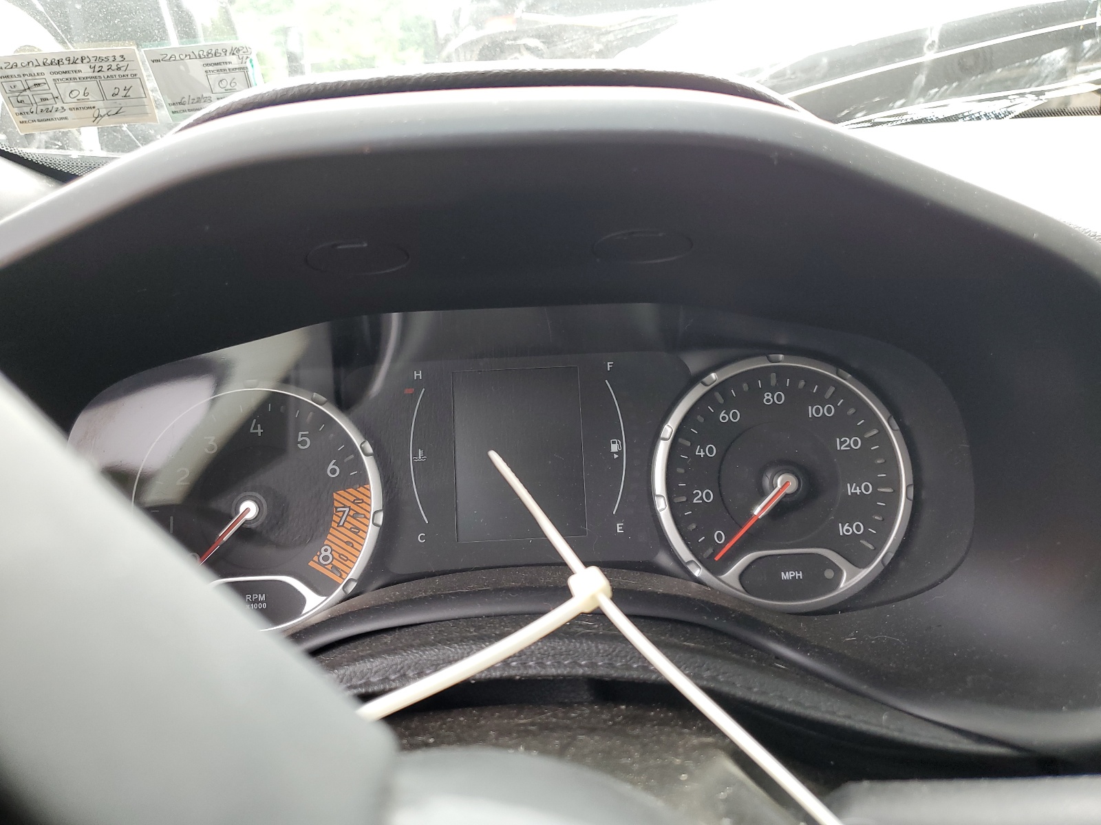 ZACNJBBB9KPJ75533 2019 Jeep Renegade Latitude