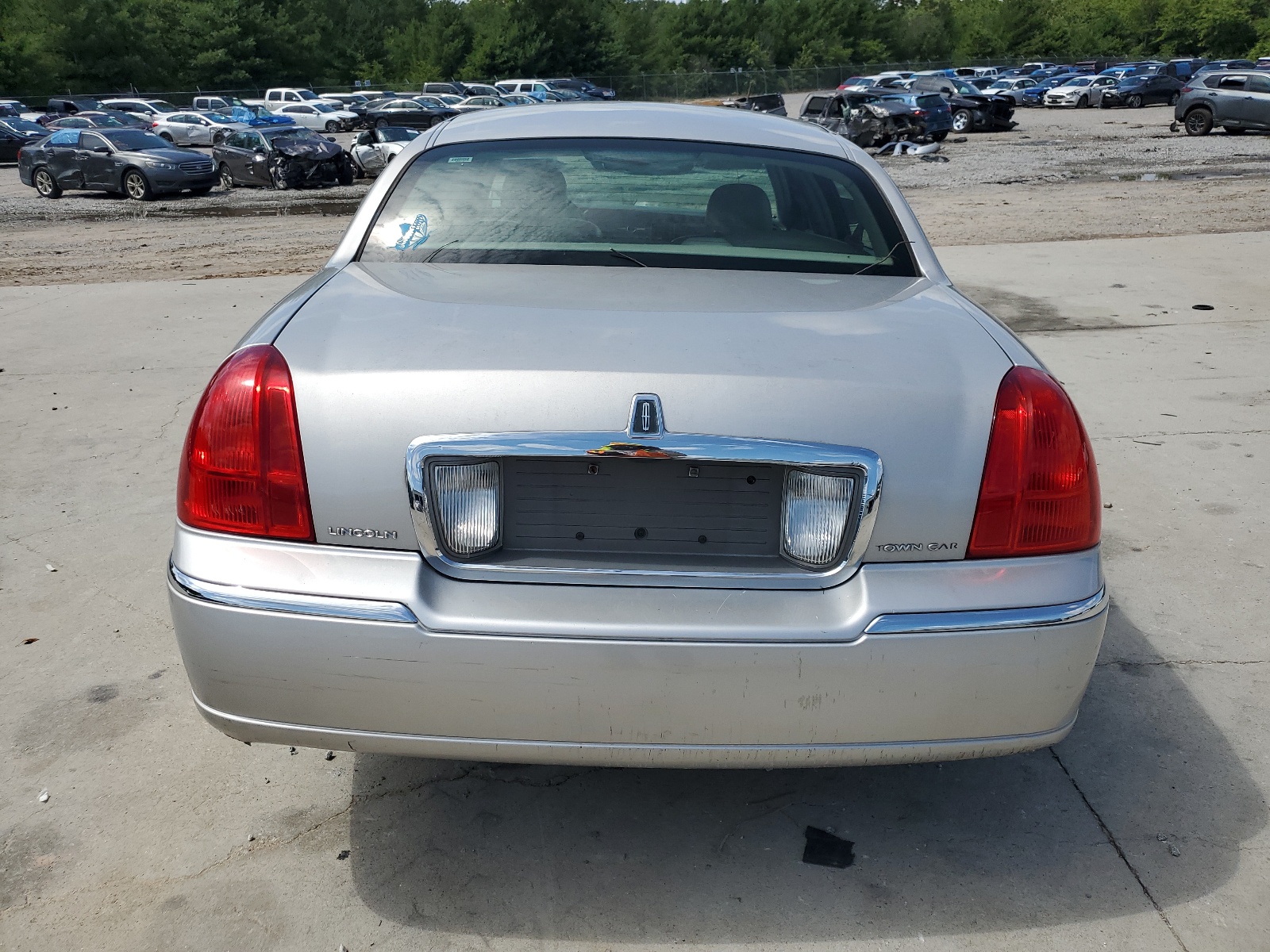 2LNHM82W88X659749 2008 Lincoln Town Car Signature Limited