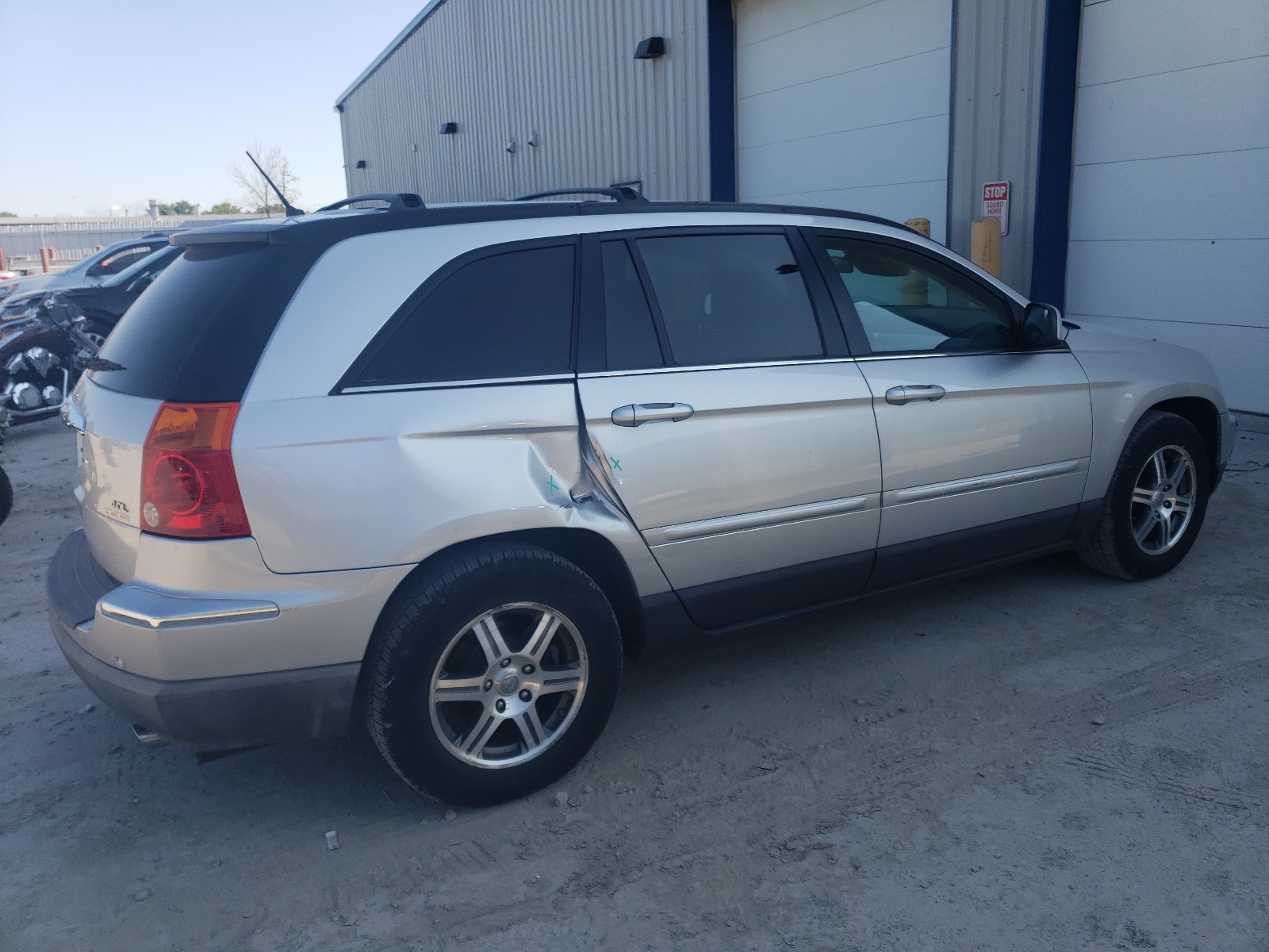 2A8GF68X37R325798 2007 Chrysler Pacifica Touring