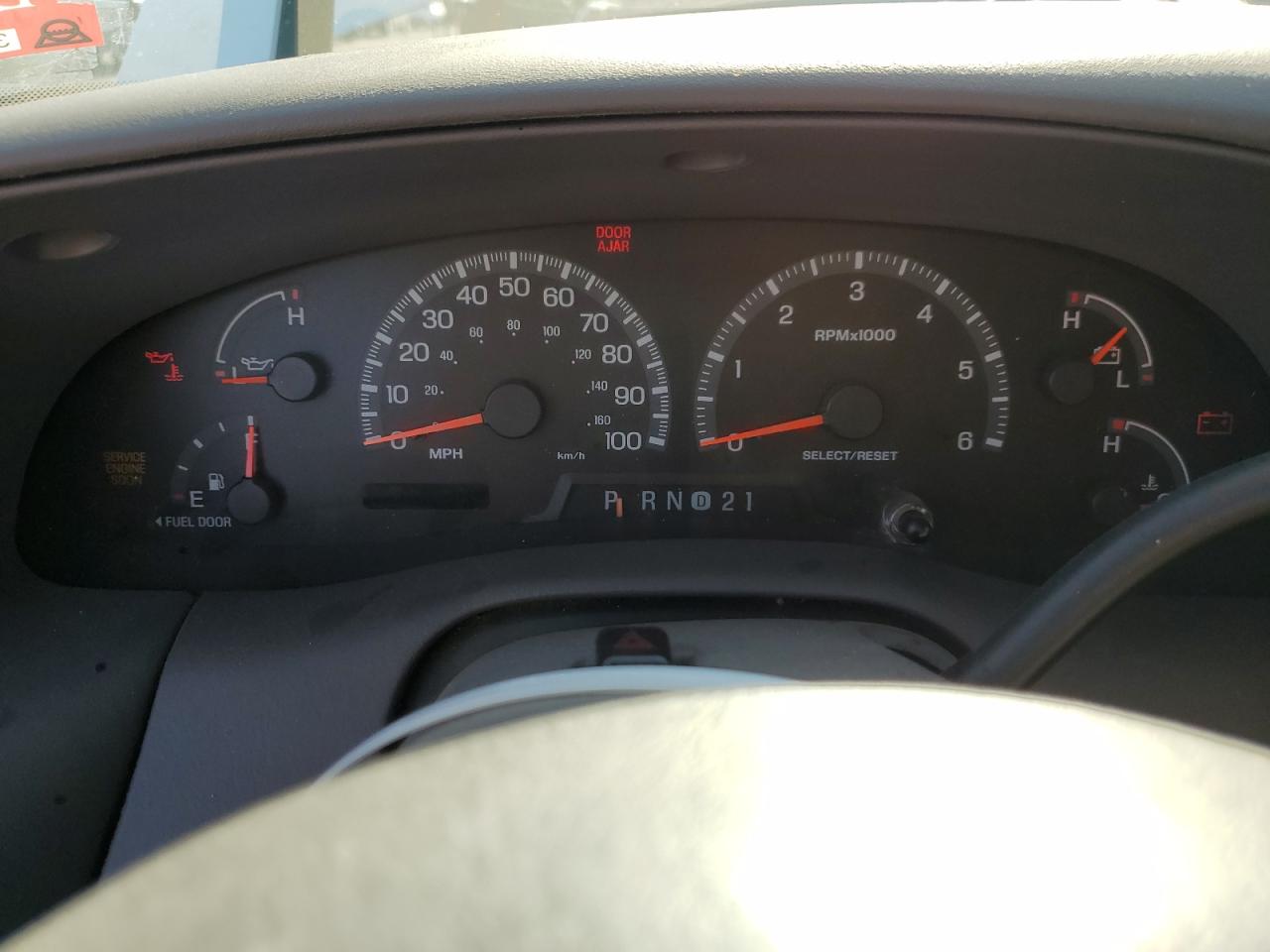 2000 Ford Expedition Eddie Bauer VIN: 1FMPU18L0YLA83071 Lot: 63739304