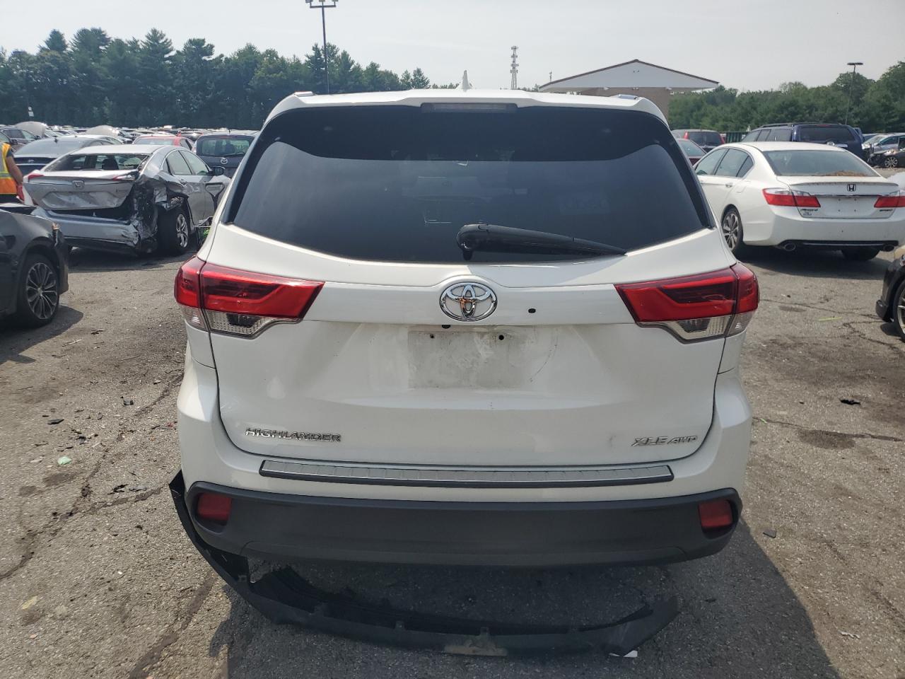 2019 Toyota Highlander Se VIN: 5TDJZRFH3KS570750 Lot: 62072814