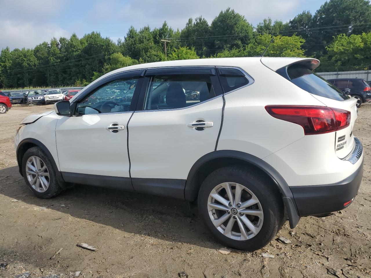 JN1BJ1CR0KW323375 2019 NISSAN ROGUE - Image 2