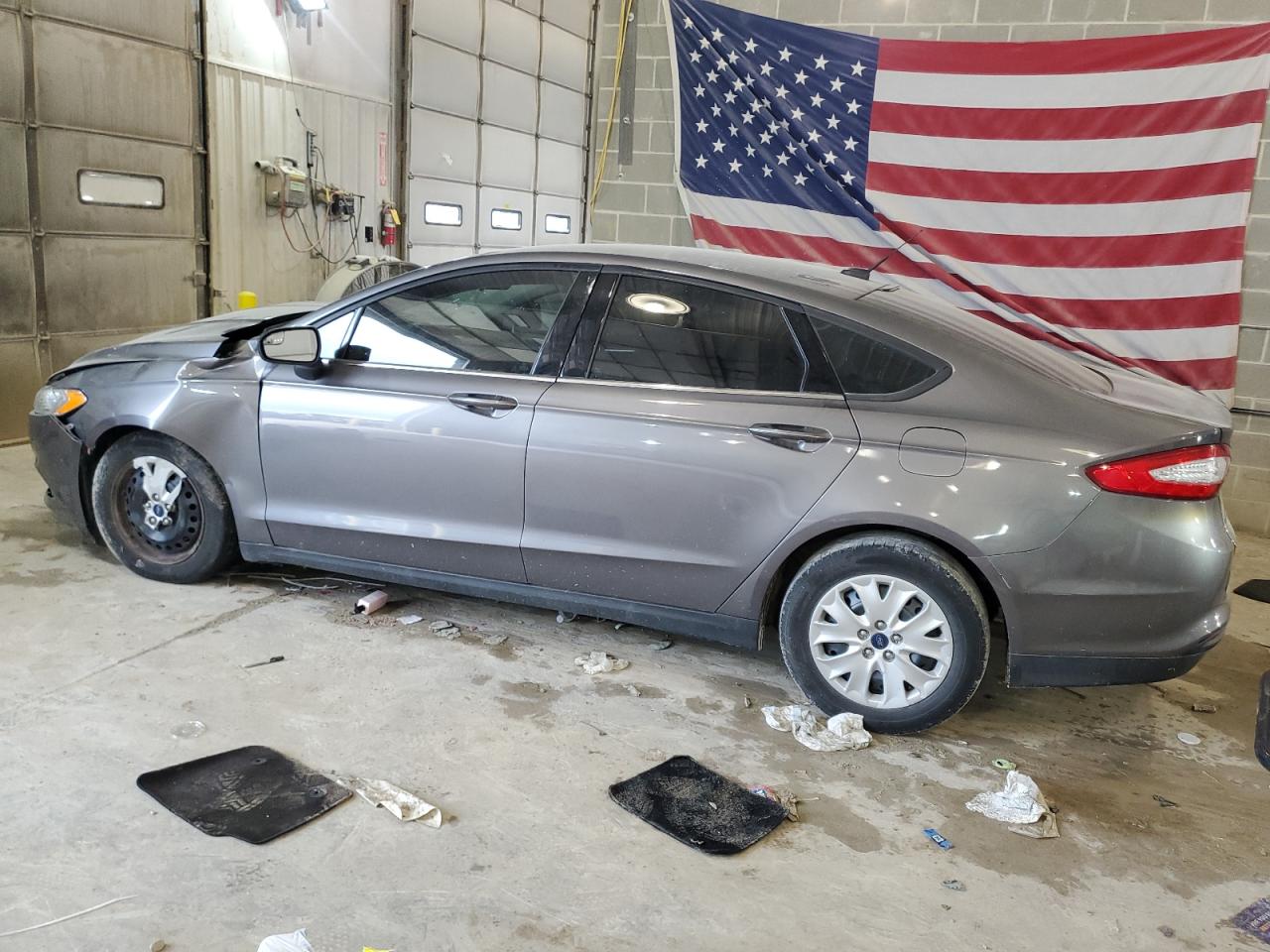 2013 Ford Fusion S VIN: 3FA6P0G71DR296585 Lot: 65051924