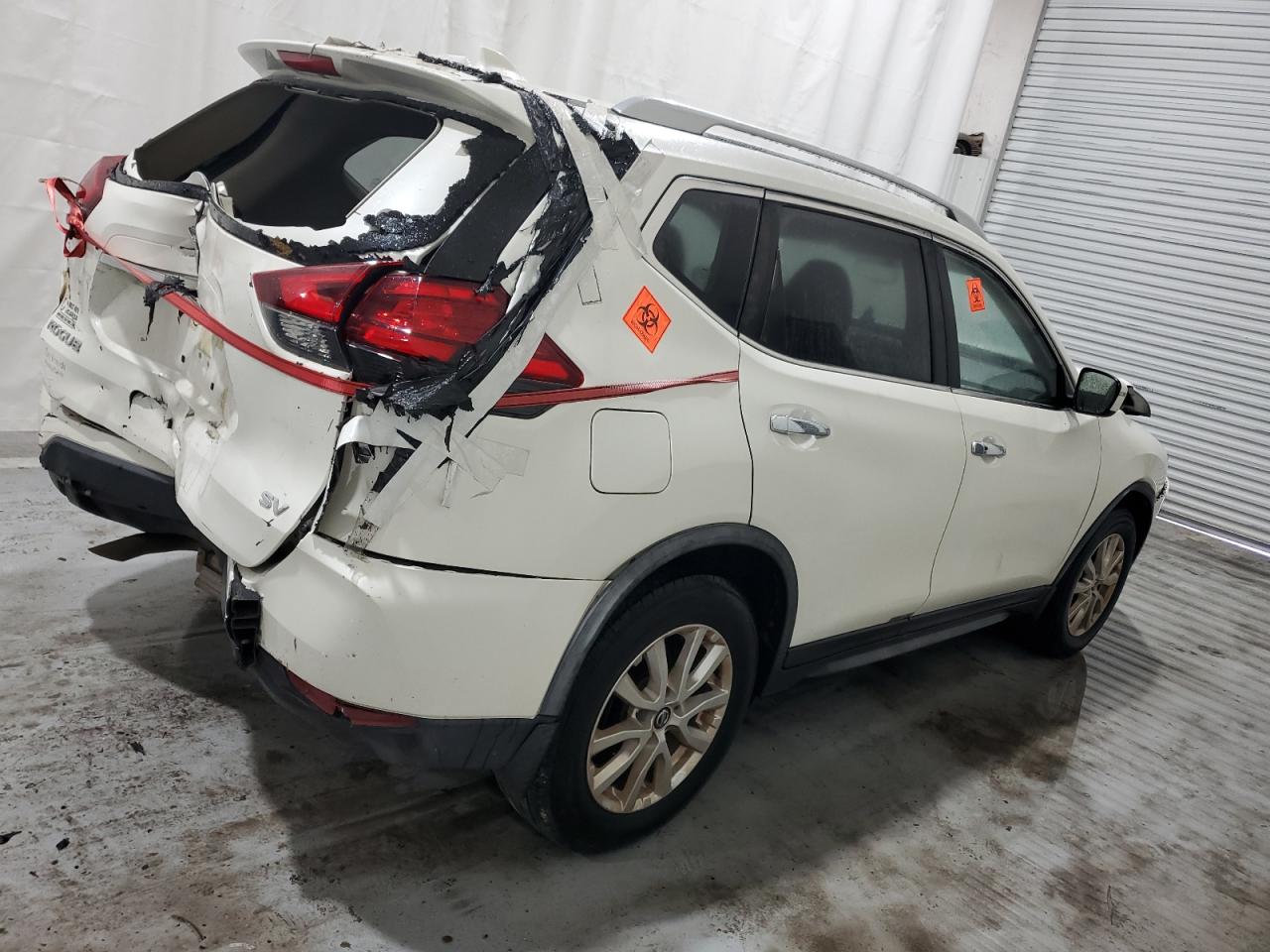 2017 Nissan Rogue S VIN: JN8AT2MT2HW392732 Lot: 61657614