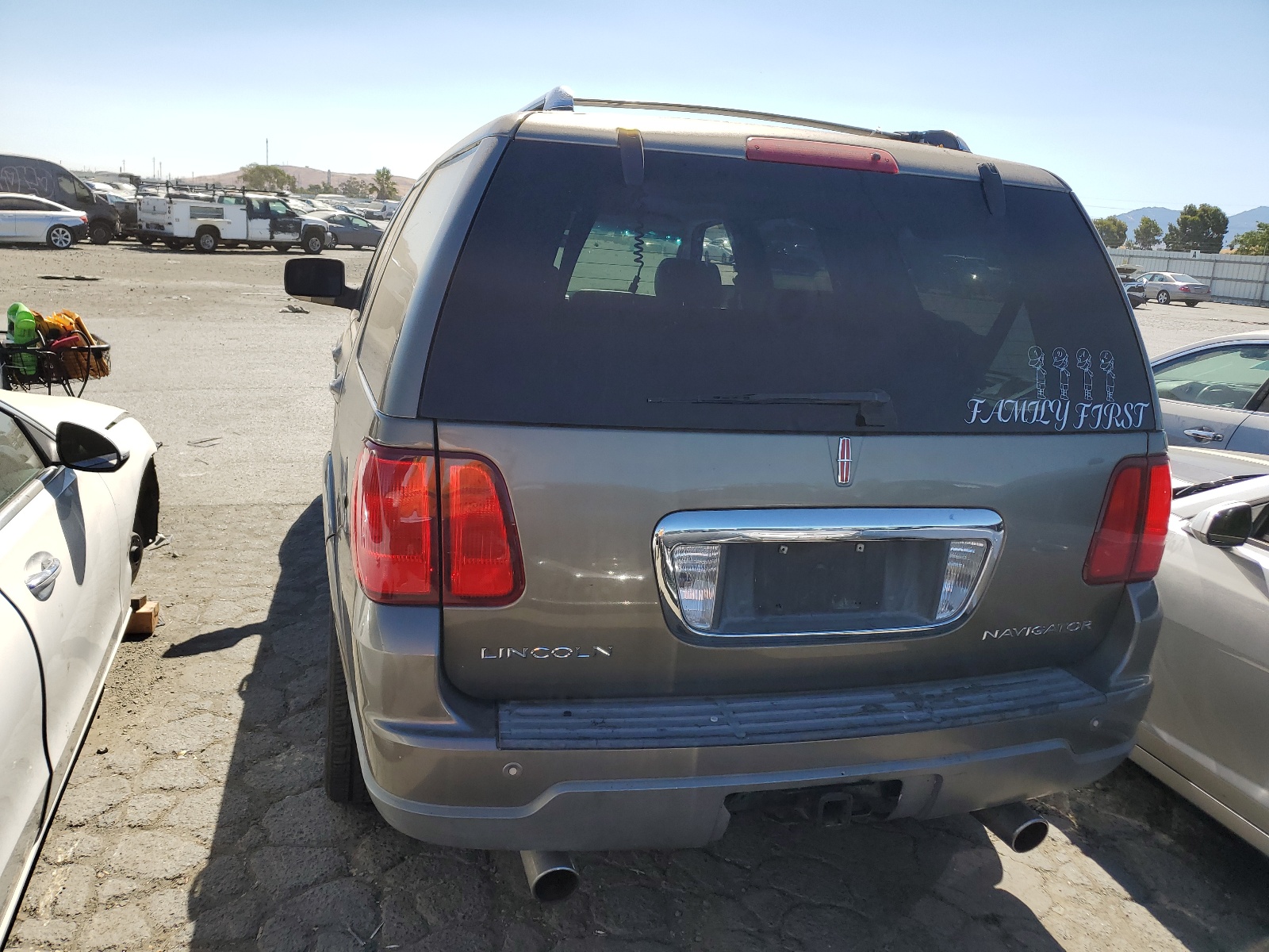 5LMFU27R23LJ14298 2003 Lincoln Navigator