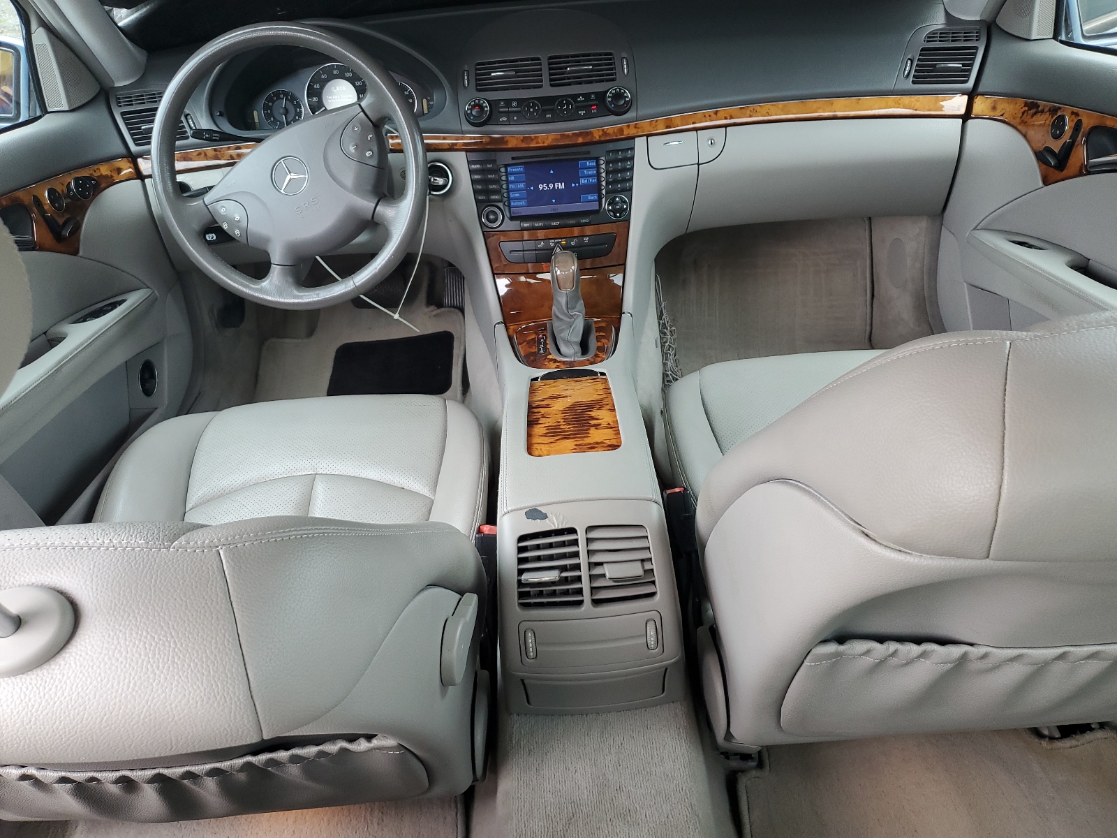 WDBUF65J95A723043 2005 Mercedes-Benz E 320