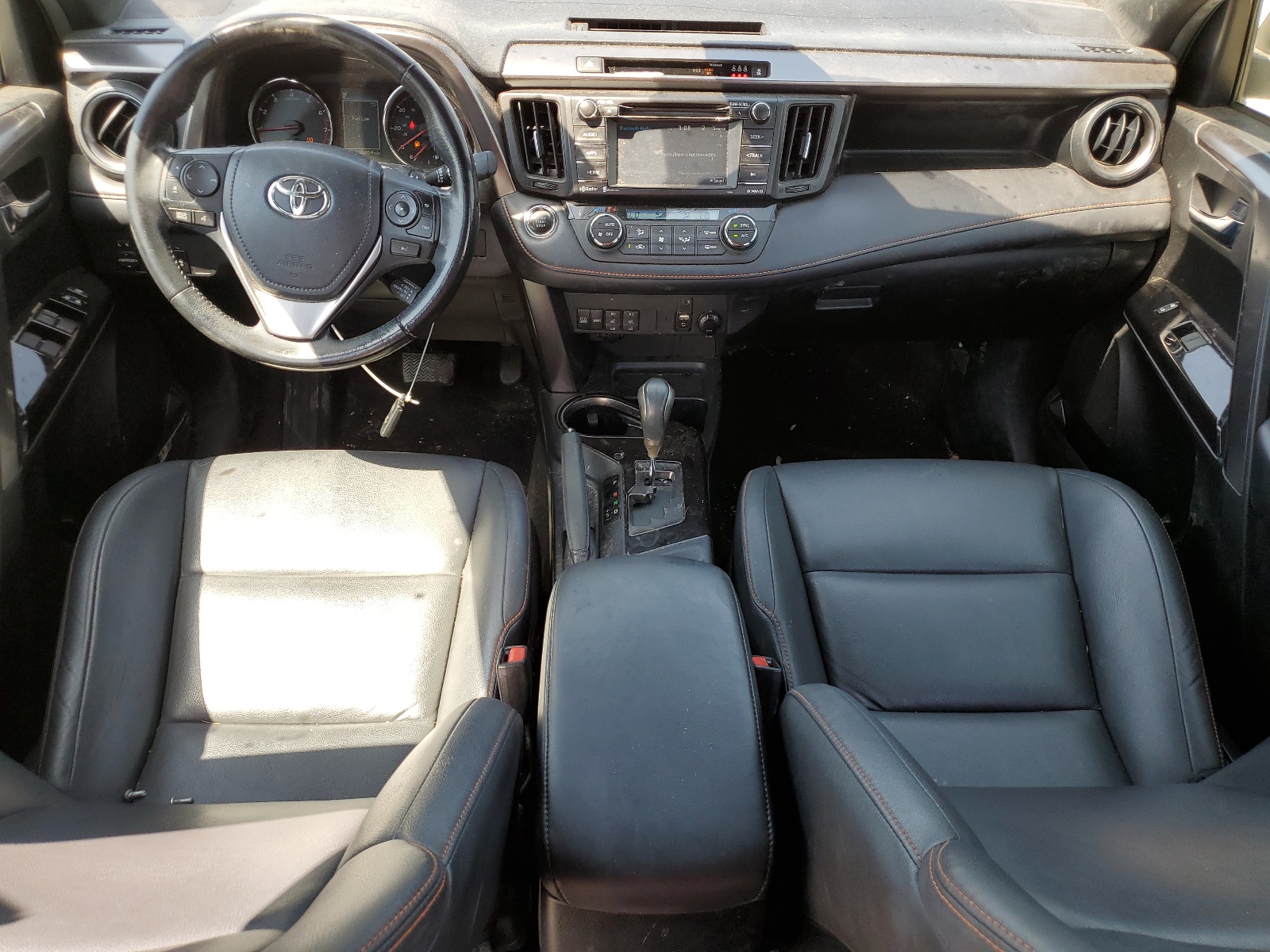 JTMJFREV7JJ180925 2018 Toyota Rav4 Se