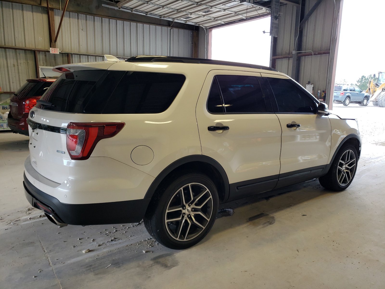 2016 Ford Explorer Sport vin: 1FM5K8GT5GGA62179