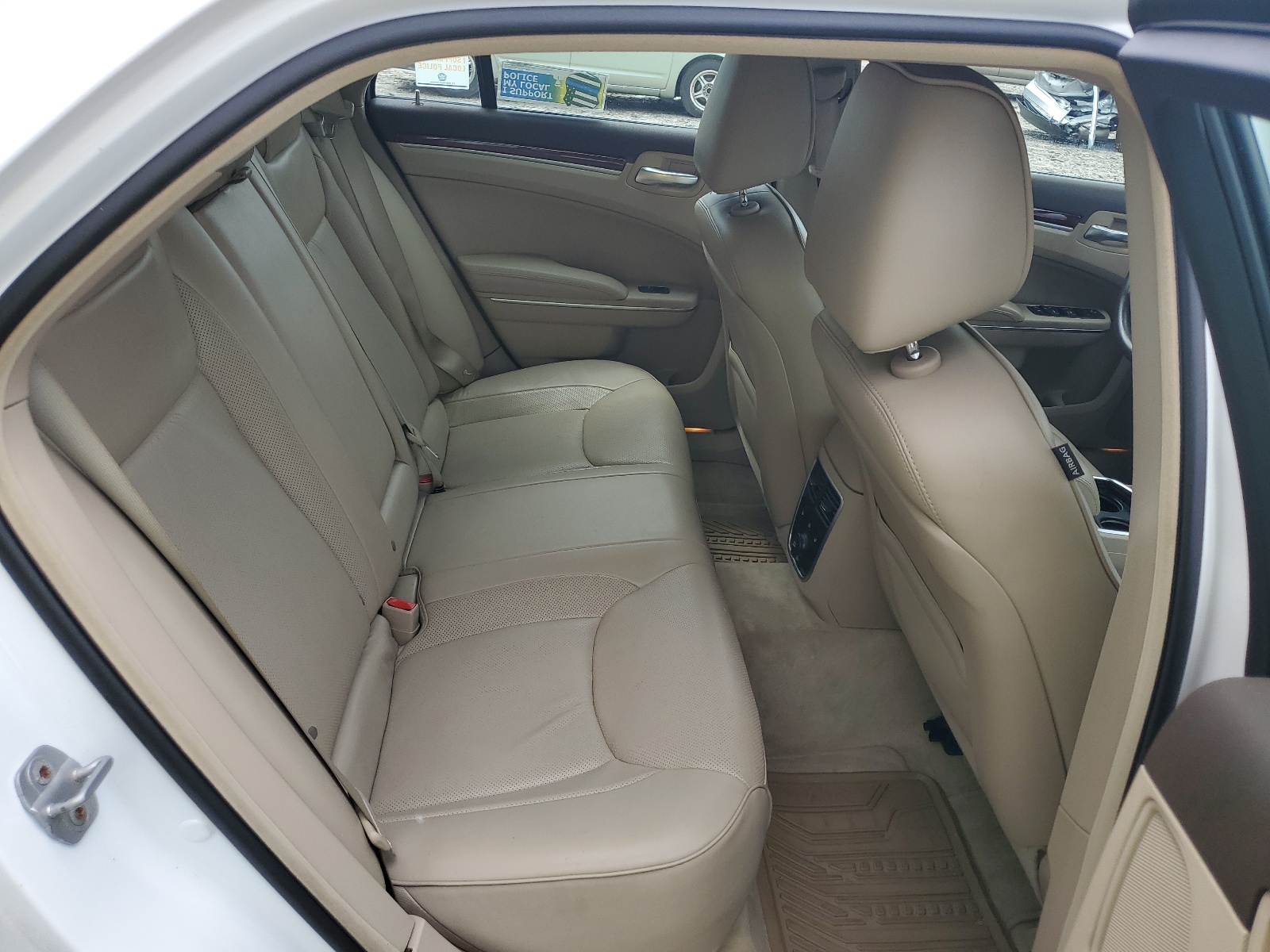 2C3CK6CT8BH530395 2011 Chrysler 300C