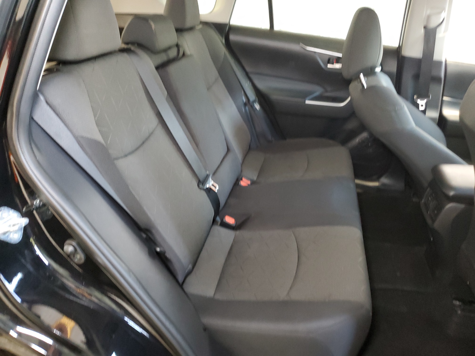 2T3P1RFV1MC210824 2021 Toyota Rav4 Xle