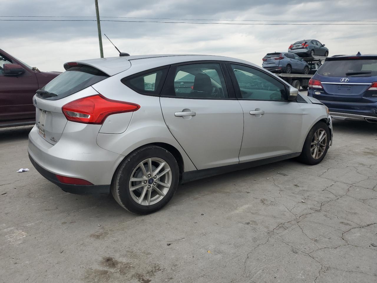 2016 Ford Focus Se VIN: 1FADP3K25GL283832 Lot: 63832704