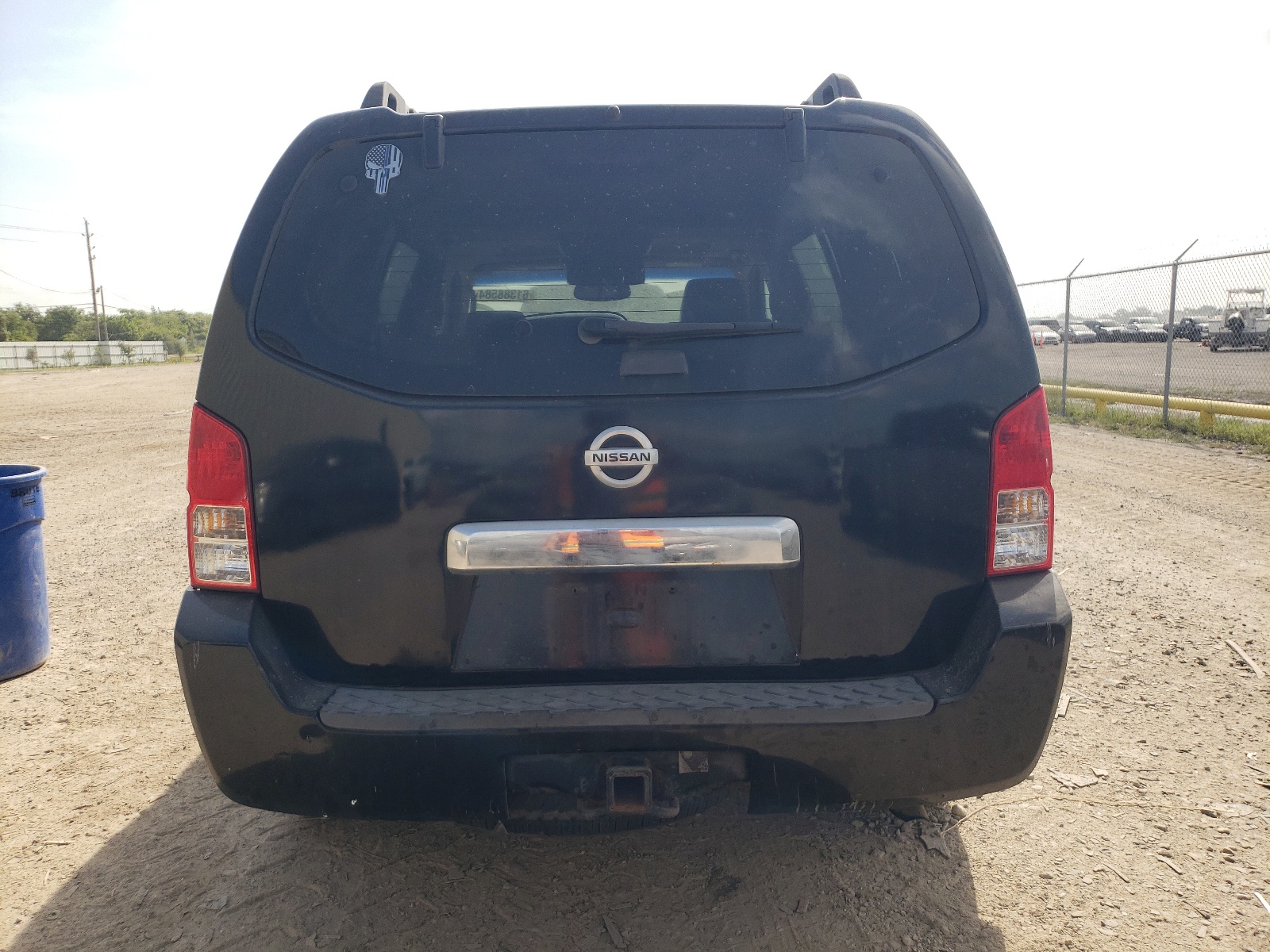 5N1AR18U65C777050 2005 Nissan Pathfinder Le