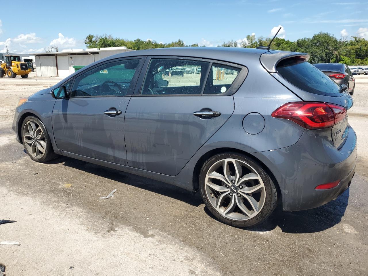 VIN KNAFZ5A35G5496915 2016 KIA FORTE no.2