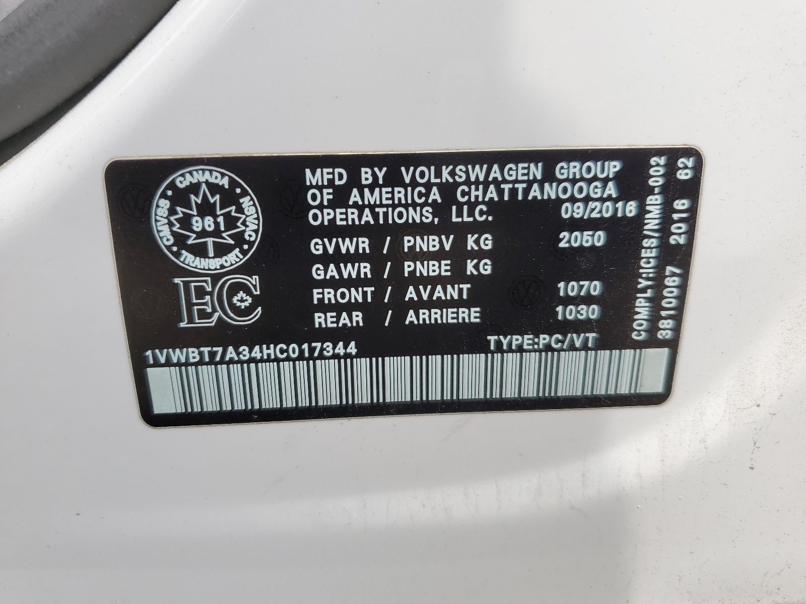 1VWBT7A34HC017344 2017 Volkswagen Passat Se