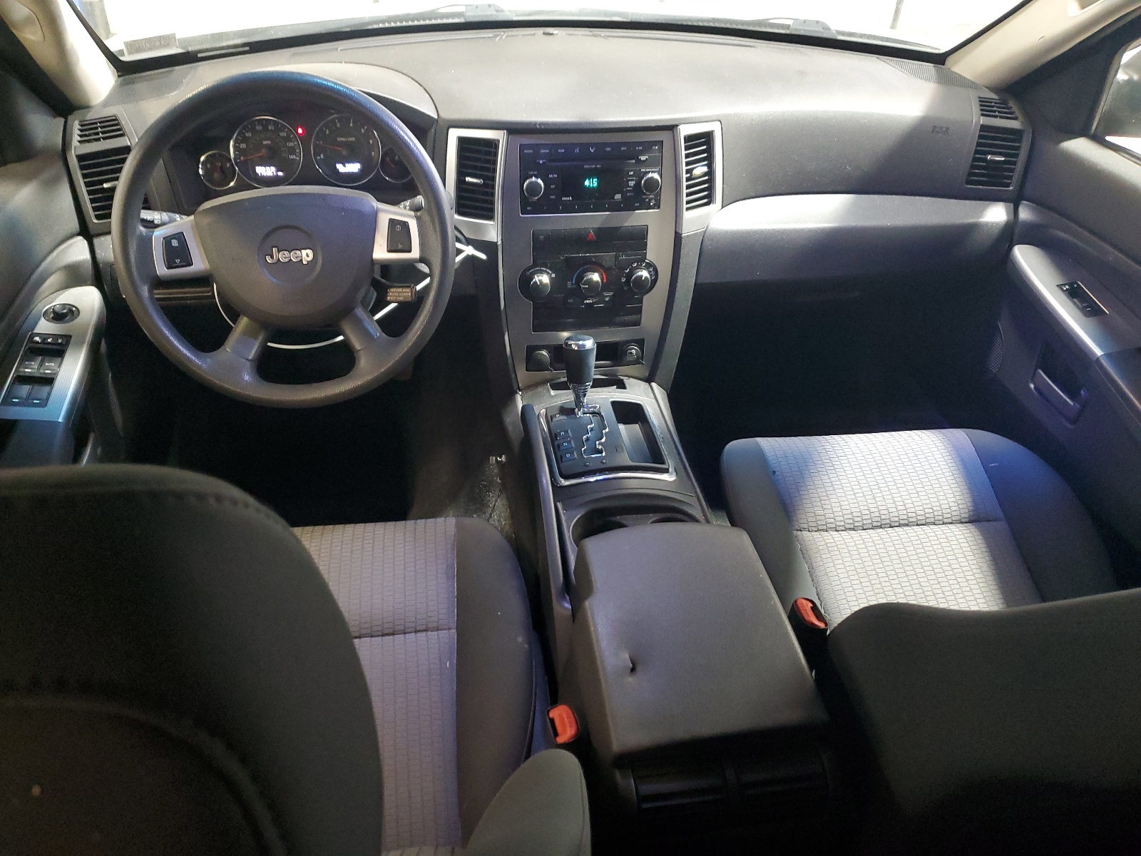 1J8GR48K48C139682 2008 Jeep Grand Cherokee Laredo