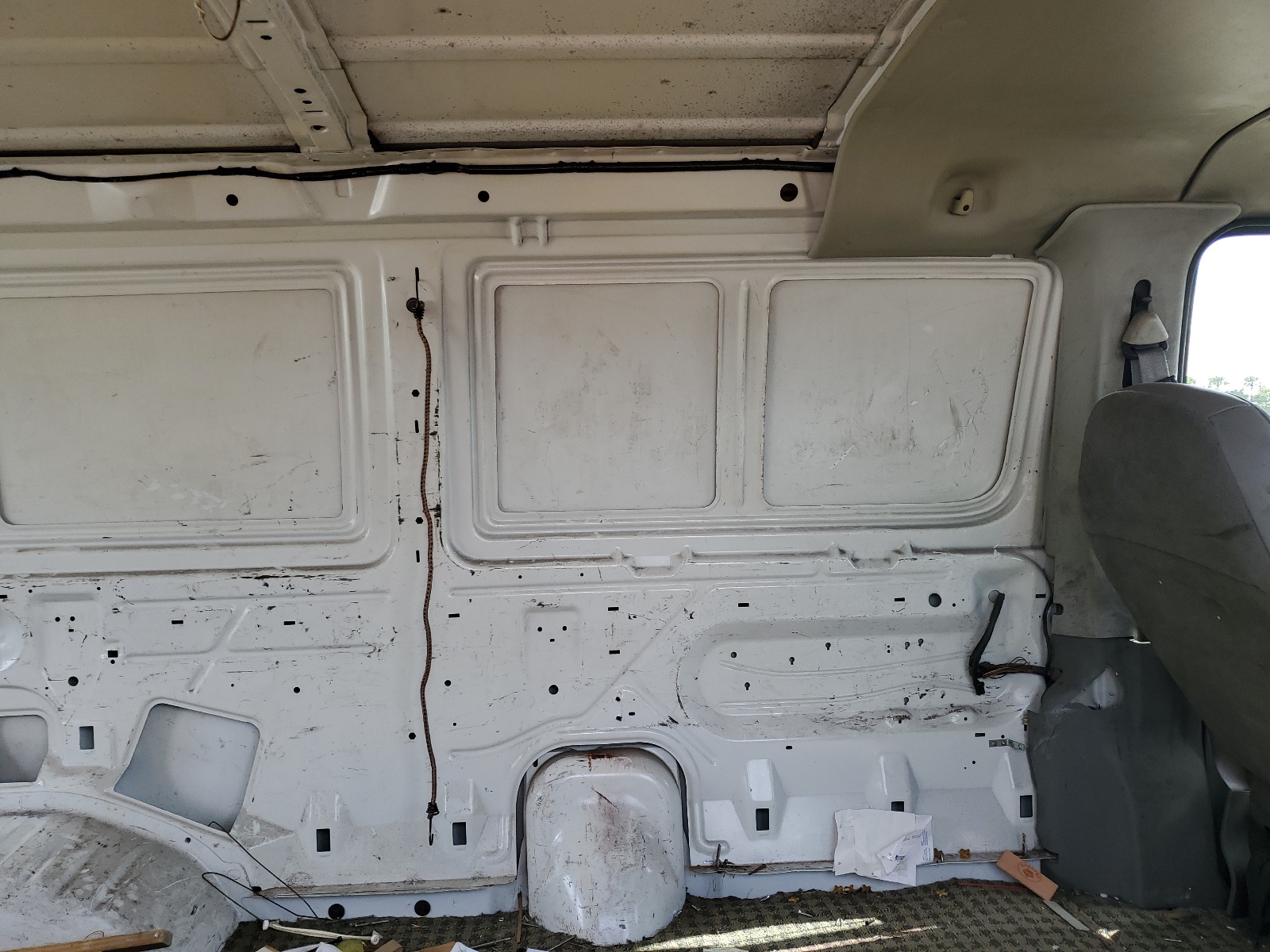 1FTNE24W33HA35025 2003 Ford Econoline E250 Van