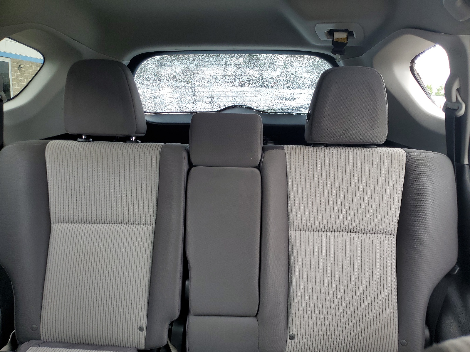 2T3BFREV2FW338813 2015 Toyota Rav4 Le