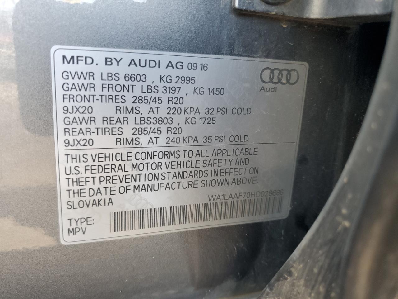 WA1LAAF70HD028688 2017 Audi Q7 Premium Plus