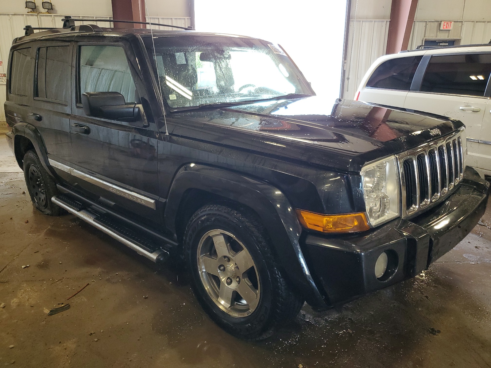 1J4RG4GT7AC118955 2010 Jeep Commander Sport