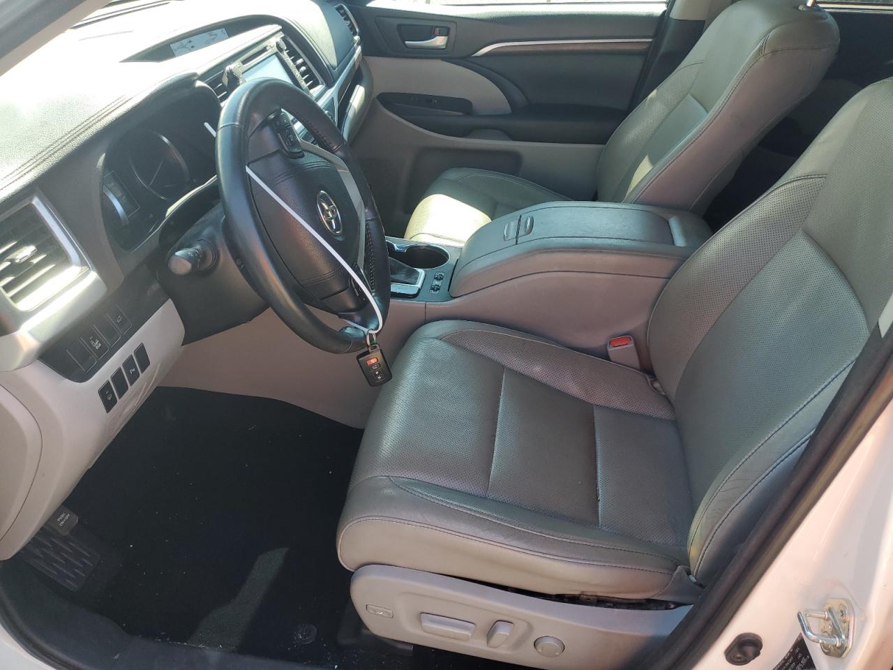 2015 Toyota Highlander Limited VIN: 5TDYKRFH6FS087567 Lot: 60130824