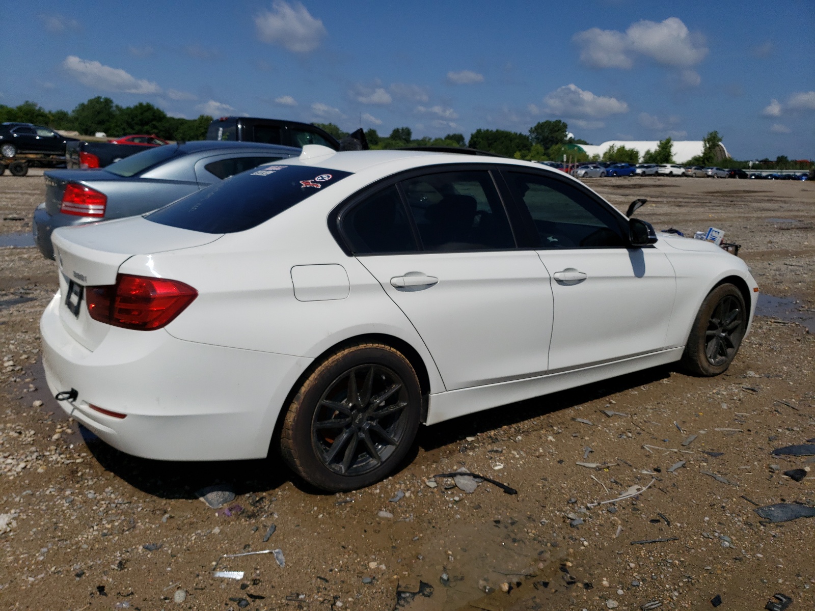 2013 BMW 328 Xi Sulev vin: WBA3B5G58DNP41072